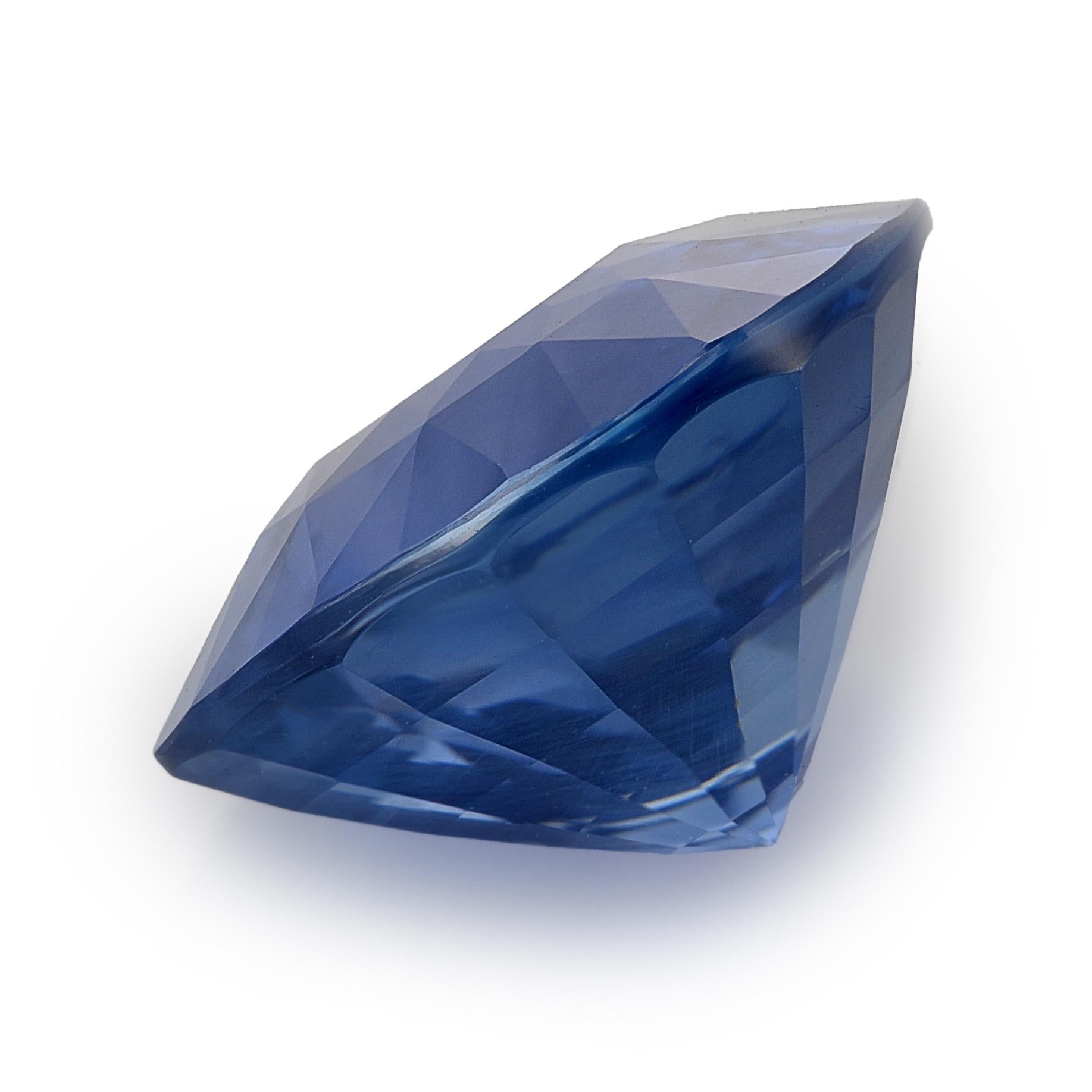 GRS Certified 4.78 Carats Blue Sapphire In New Condition For Sale In Los Angeles, CA