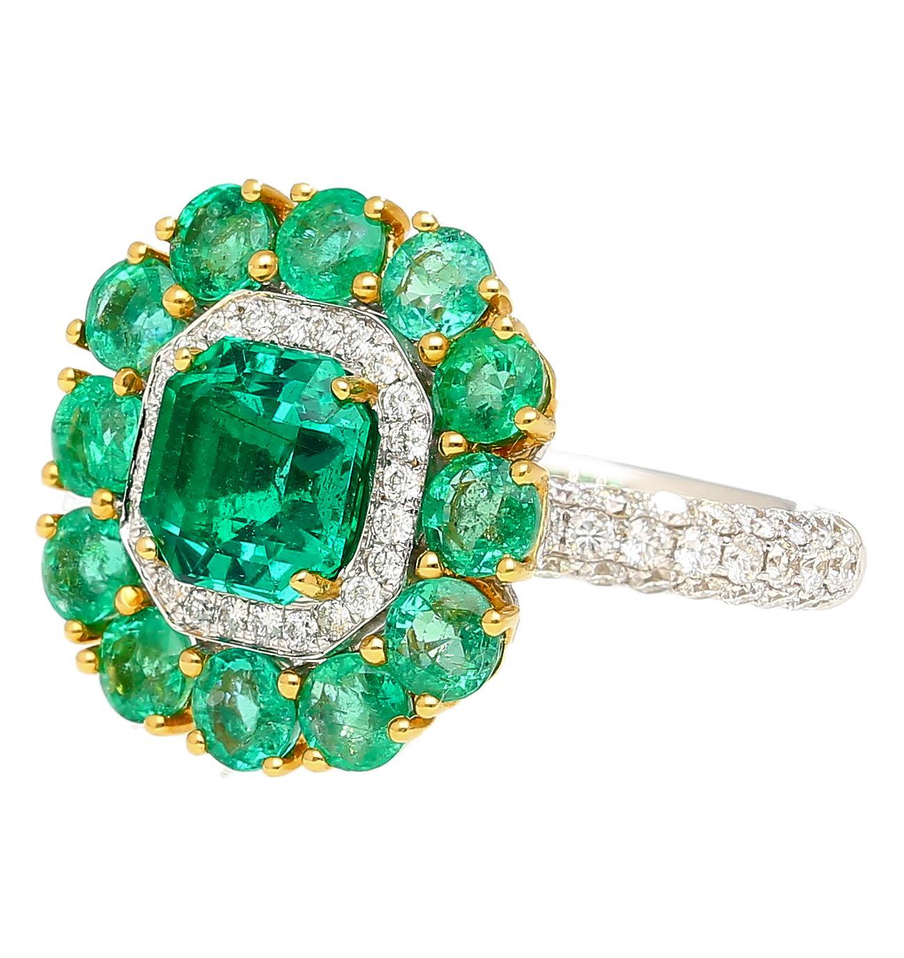 Taille octogone GRS Certified 4.93 Carat Emerald & Diamond 18K Gold Floral Cluster Cocktail Ring en vente