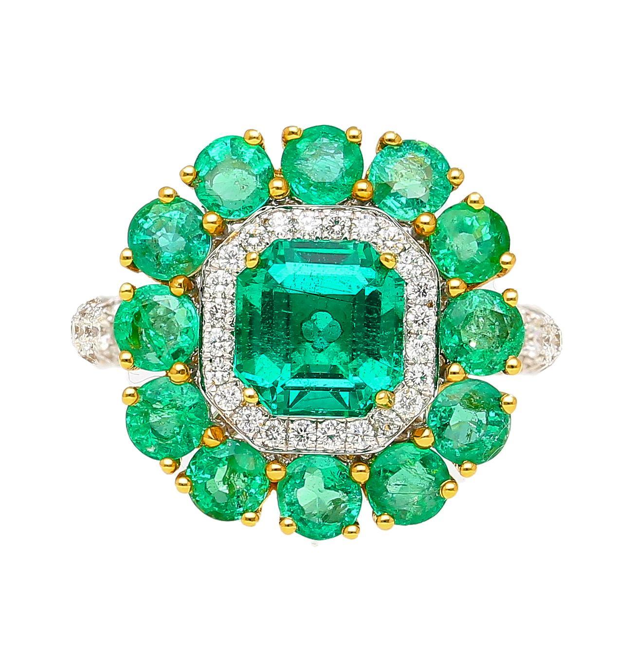 GRS Certified 4.93 Carat Emerald & Diamond 18K Gold Floral Cluster Cocktail Ring en vente 3