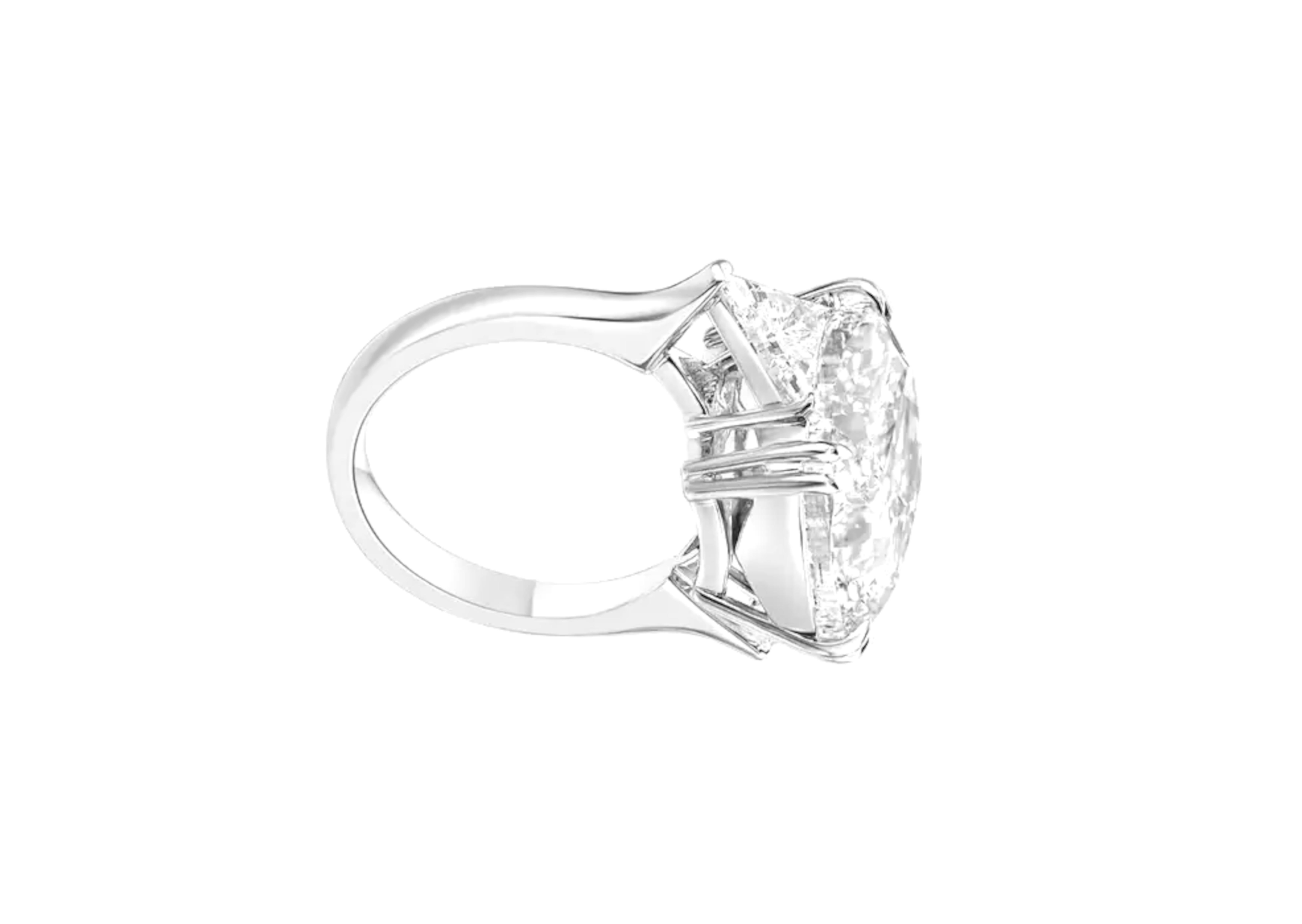 Ein exquisiter Diamantring mit 5 Karat im Kissenschliff

Seite Diamanten sind Trillionen und Gewicht 0,80 Karat e Farbe vvs Klarheit 

gefasst in massivem Platin

keine Hinweise auf eine Behandlung

der Hauptstein ist ein schöner g Farbe vvs2