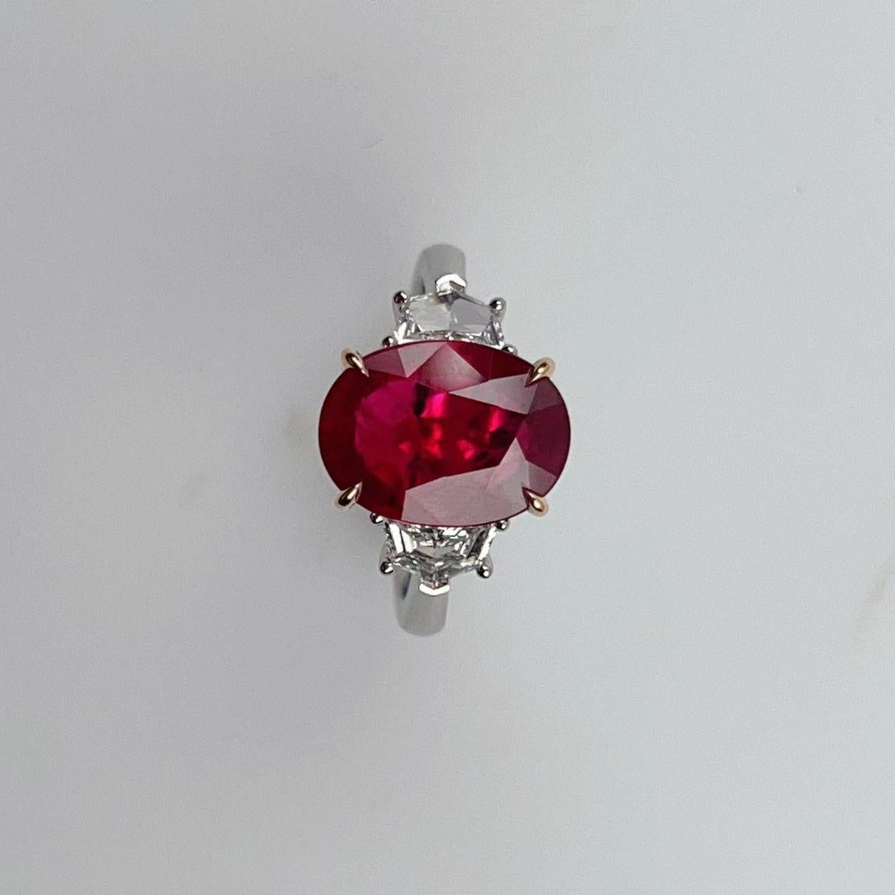 GRS Certified 5 Carat Oval BURMA Ruby no heat Ring In New Condition For Sale In Rome, IT