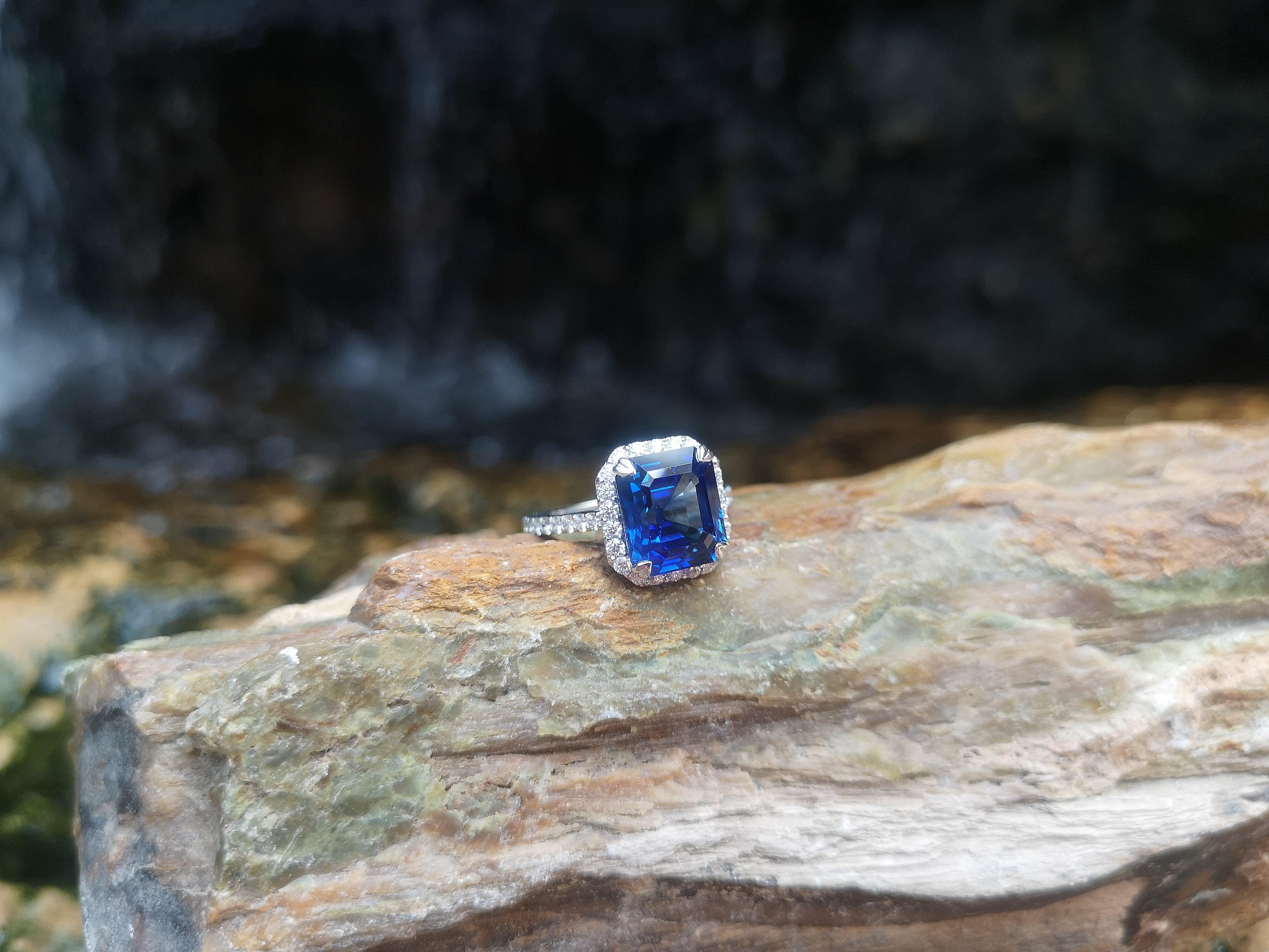 GRS Certified 5 Cts Ceylon Blue Sapphire with Diamond Ring in Platinum 950 For Sale 2