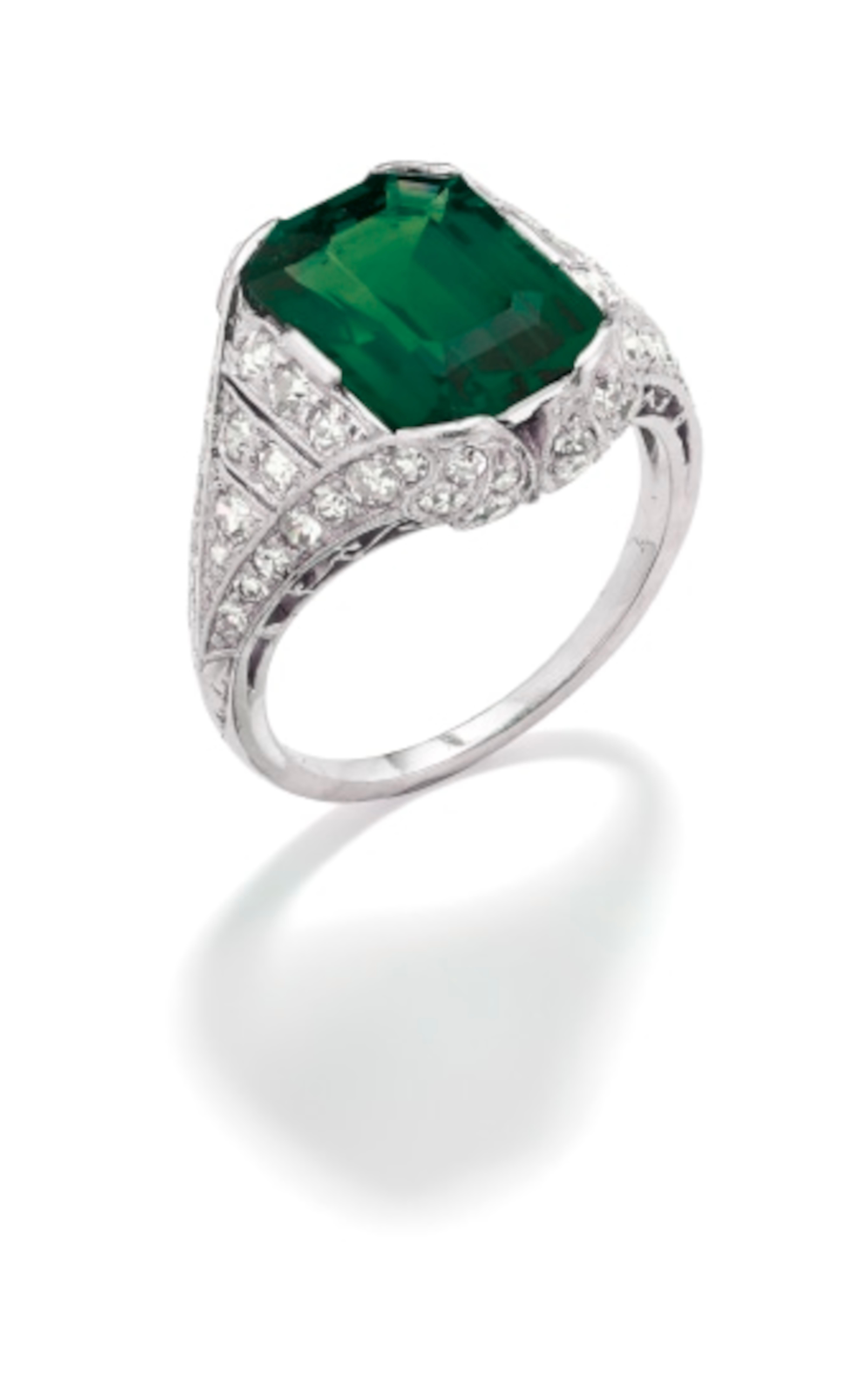 ✨ EXCEPTIONAL 5.12 CARAT GRS-CERTIFIED INSIGNIFICANT OIL EMERALD CUT DIAMOND RING ✨

A true masterpiece of elegance and rarity, this stunning 5.12-carat emerald-cut diamond is GRS-certified with Insignificant Oil, signifying its exceptional purity