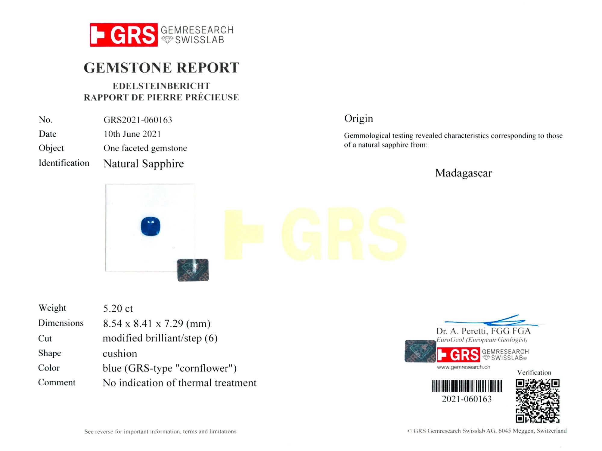 Taille coussin Certifié GRS 5.20 ct. Bague saphir non traité et diamant en vente