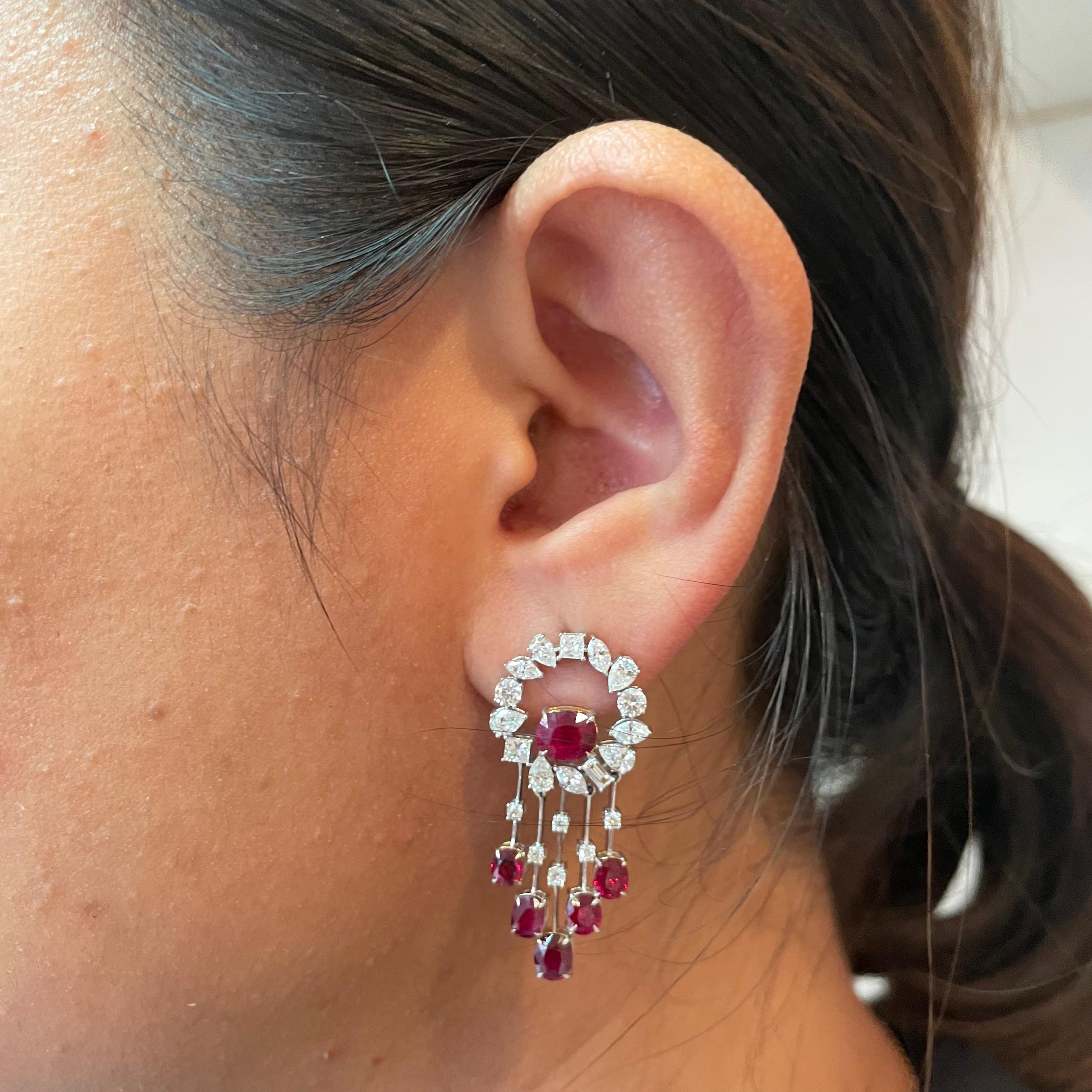 Orecchini di diamanti di rubino di Birmania certificati GRS da 5,50 carati con sangue di piccione senza calore in 18 carati In condizioni Nuovo in vendita a Bangkok, TH