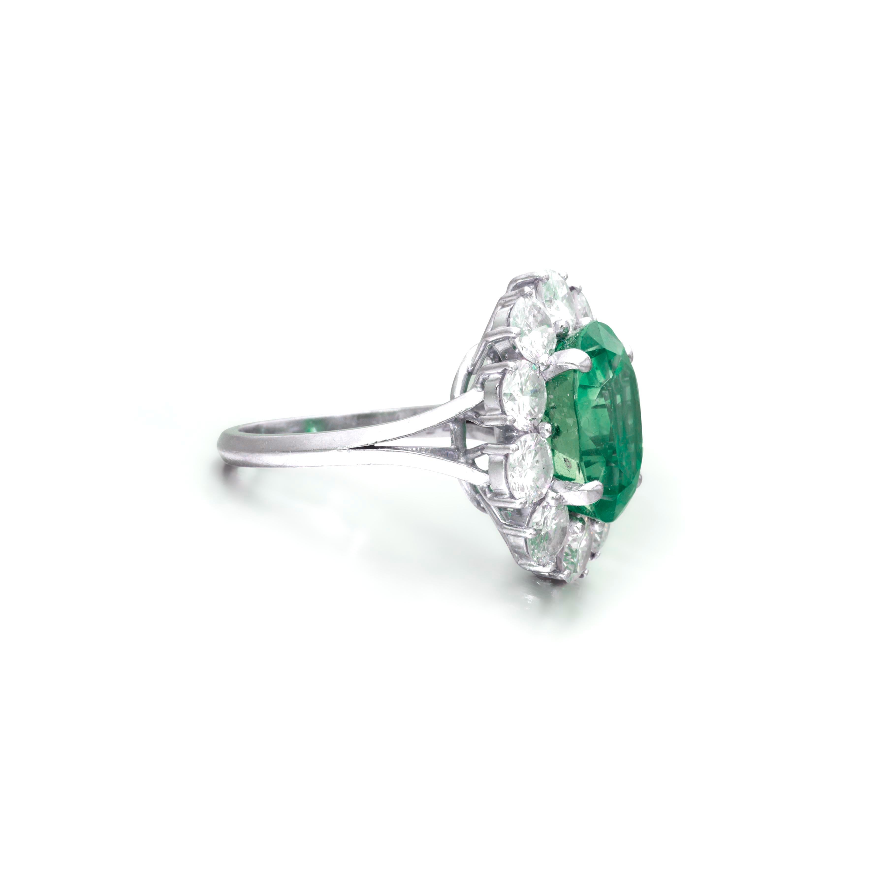 Modern GRS Certified 5.57 Carat No Oil Vivid Green Emerald Diamond Ring For Sale