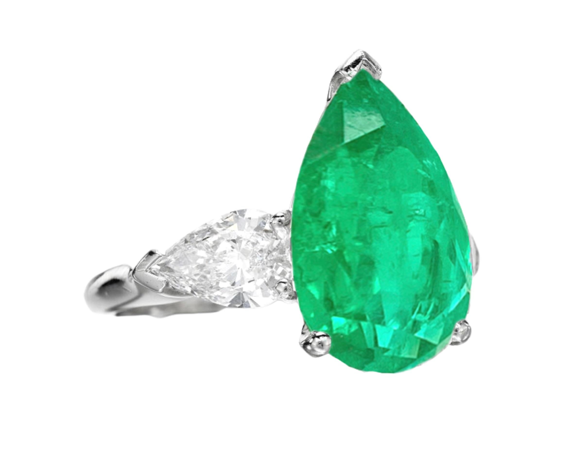 Modern GRS Certified 5.60 Carat Pear Cut Colombian Minor Oil Emerald Diamond Ring For Sale