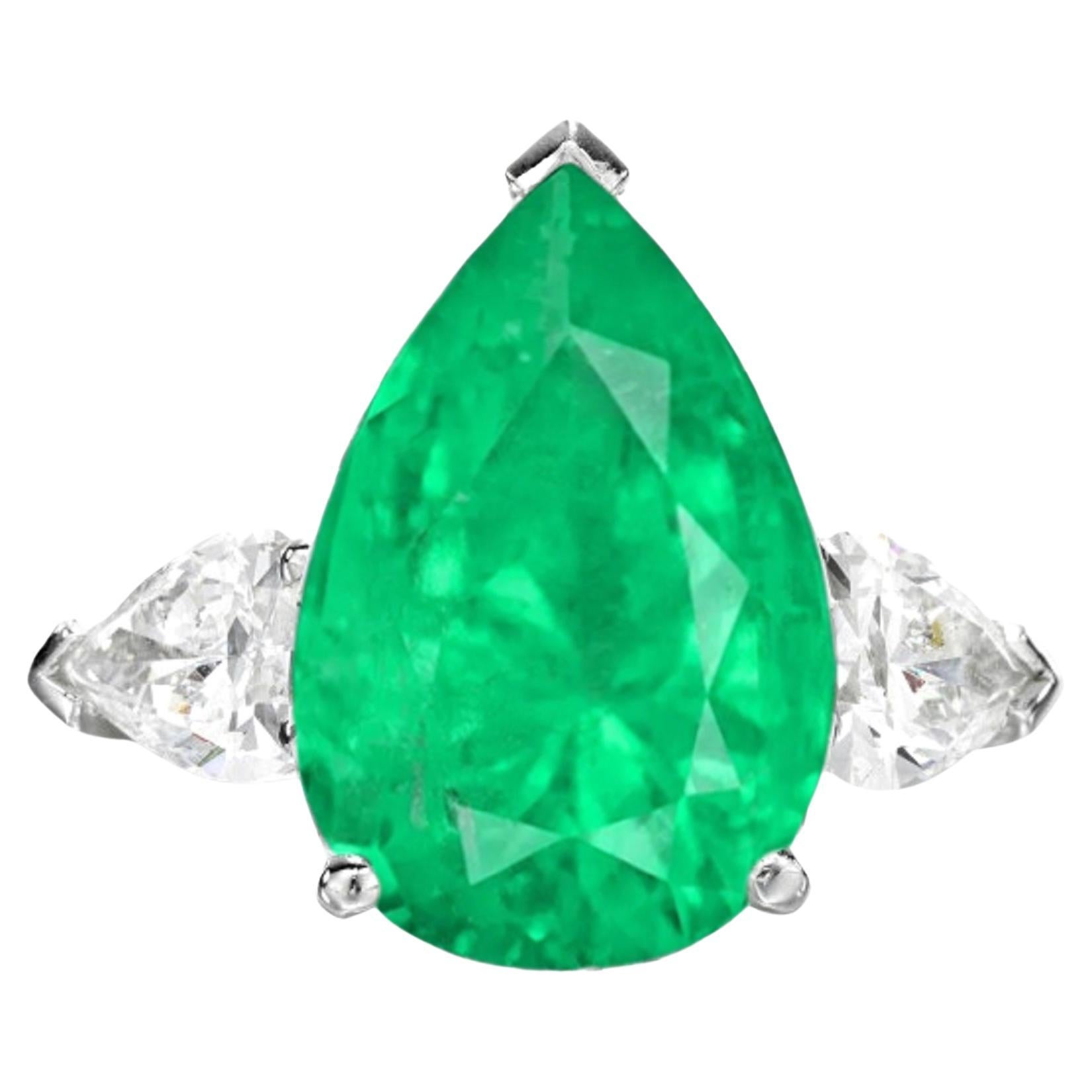 GRS Certified 5.60 Carat Pear Cut Colombian Minor Oil Emerald Diamond Ring For Sale