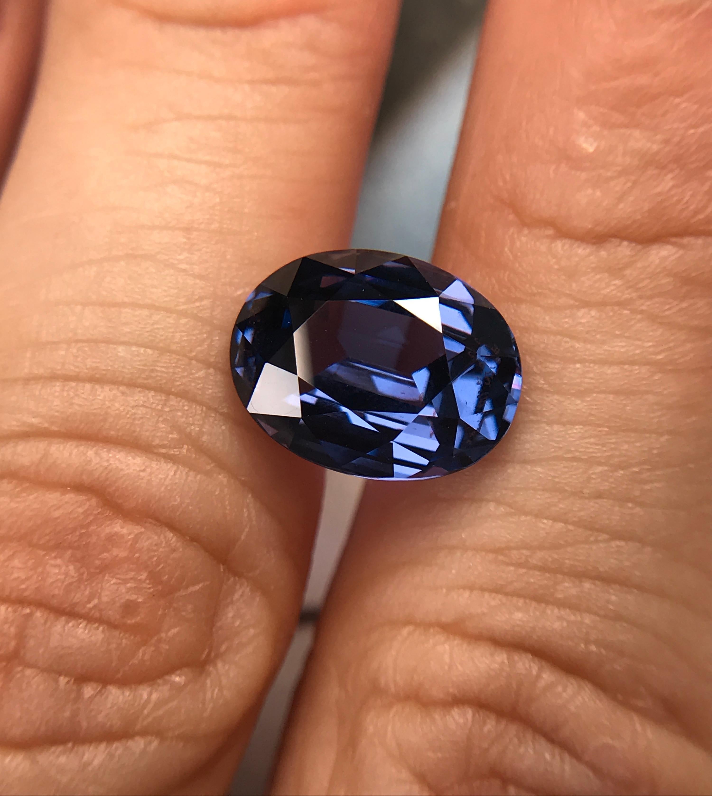 Contemporary GRS Certified 5.65 Carat No Heat Colour-Changing Blue Spinel 