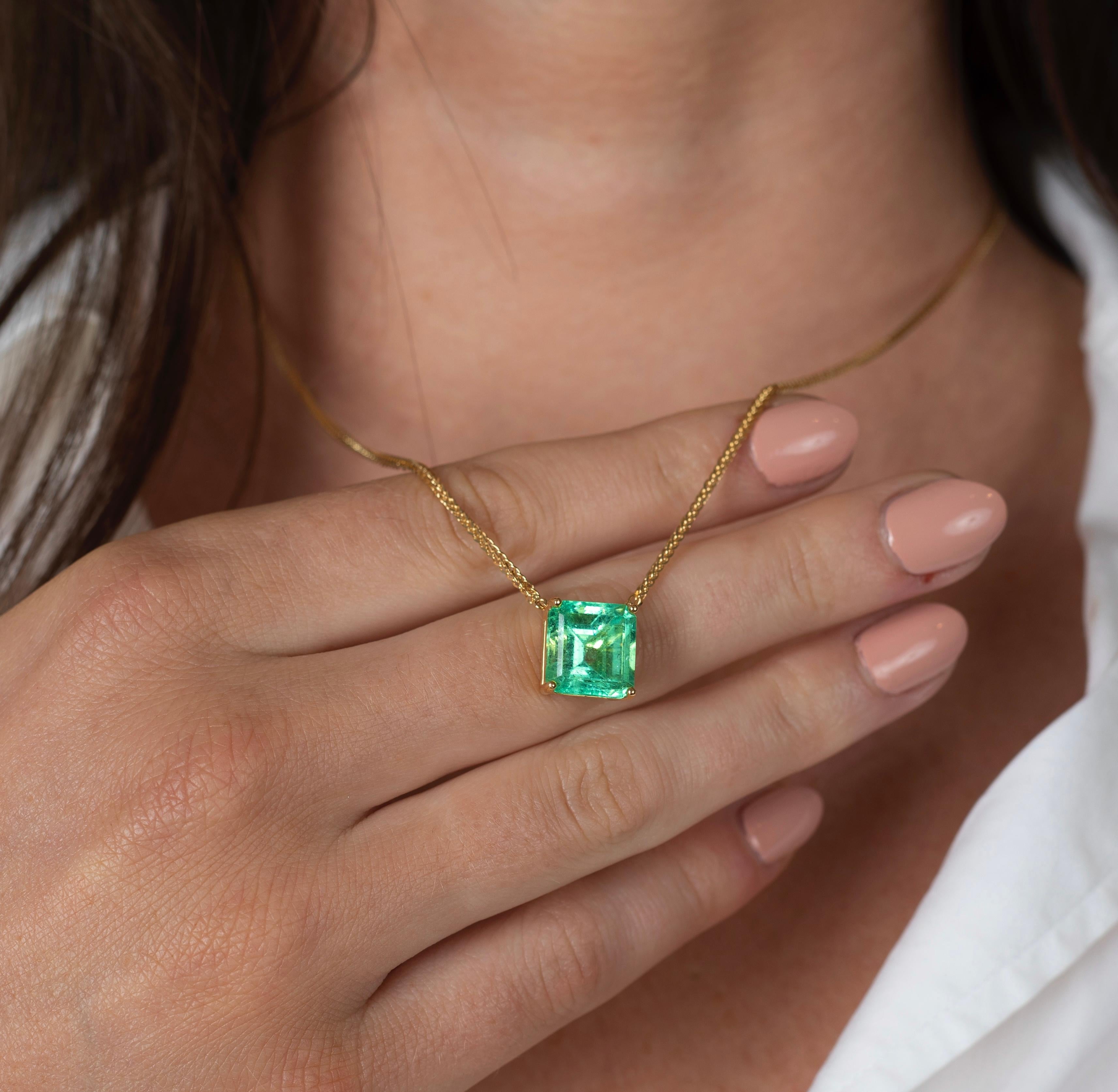 emerald solitaire necklace