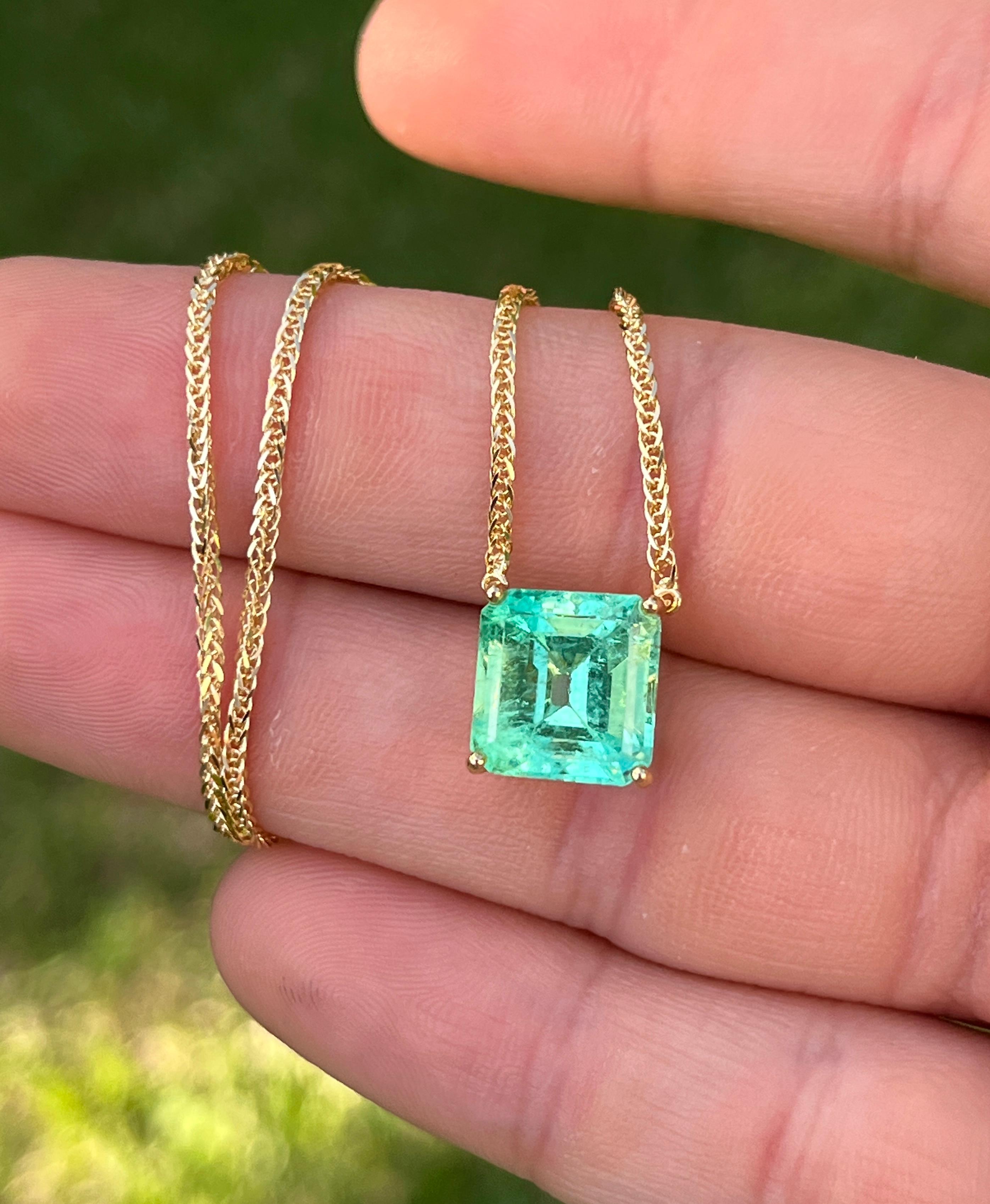 GRS Certified 5.83 Carat Colombian Emerald in 18K Floating Solitaire Necklace In New Condition For Sale In Miami, FL