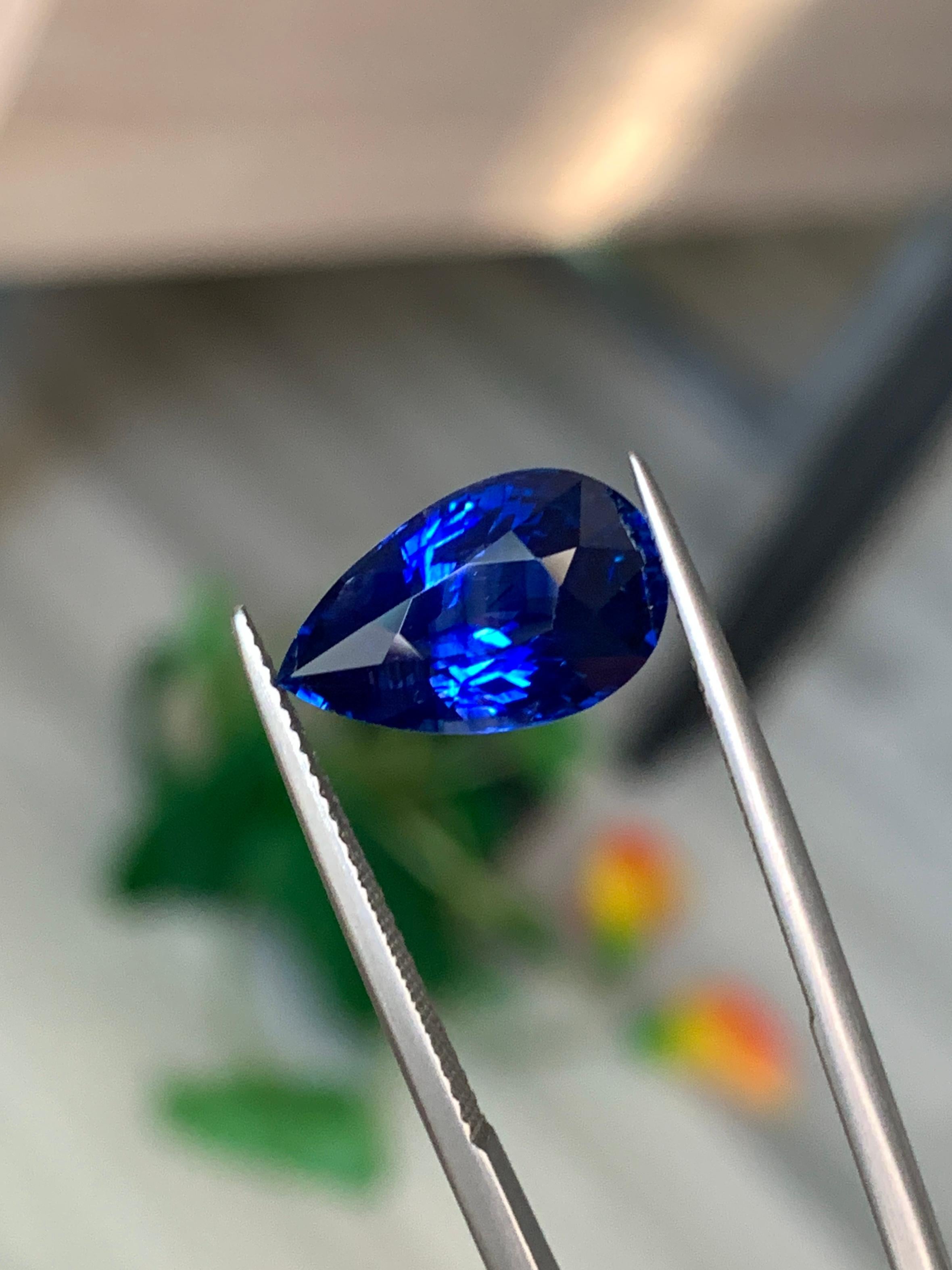 Pear Cut GRS Certified 6.10 Cts Royal Blue Top Grade Natural Sapphire Eye Clean For Sale