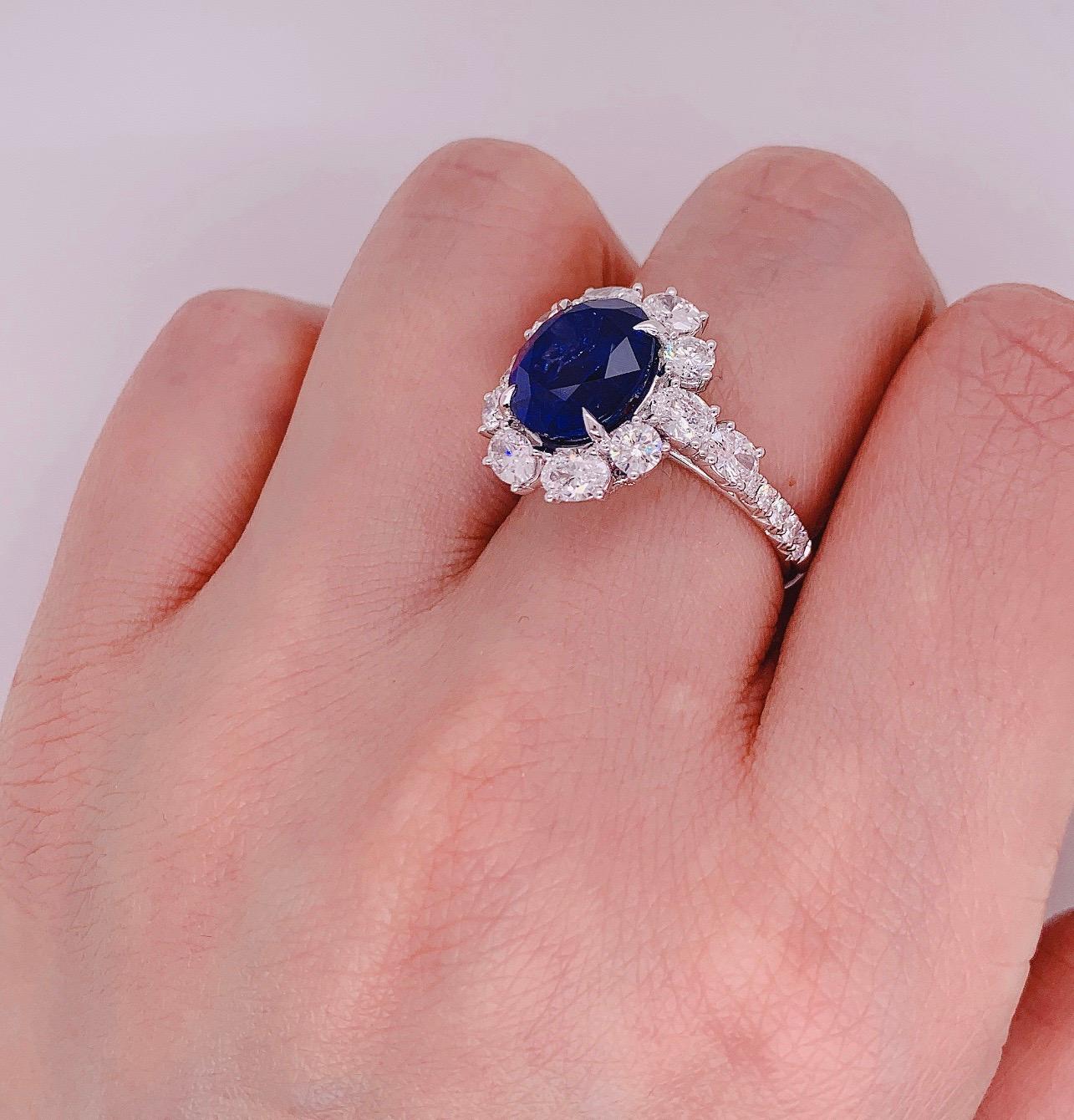 KAHN GRS Certified 6.22 Carat Ceylon Blue Sapphire Ring 'Heated' In New Condition For Sale In Tsim Sha Tsui, HK