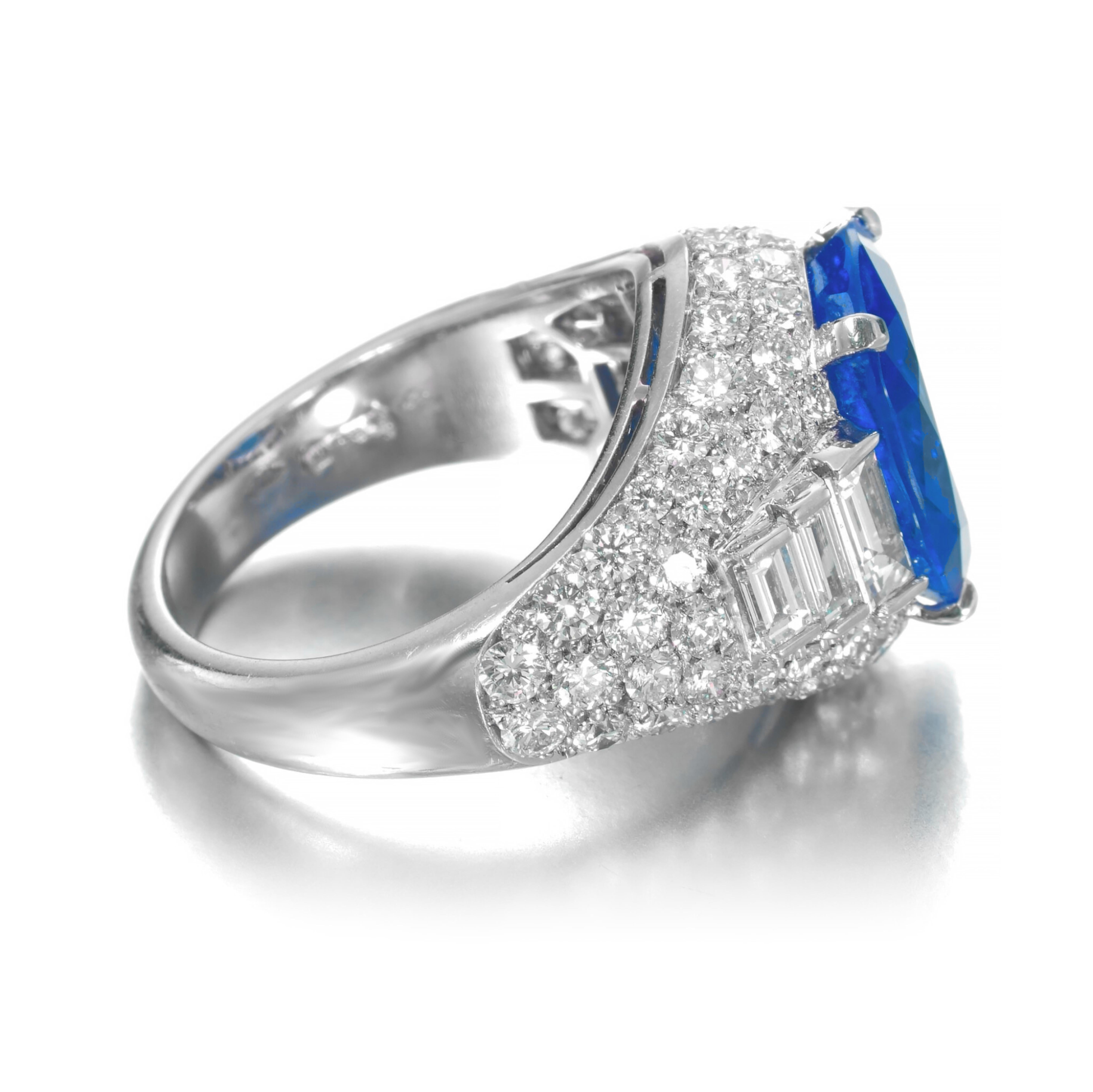 Contemporary GRS Certified 6.24 Carat NO HEAT Blue Sapphire  Diamond Ring LOOP CLEAN For Sale