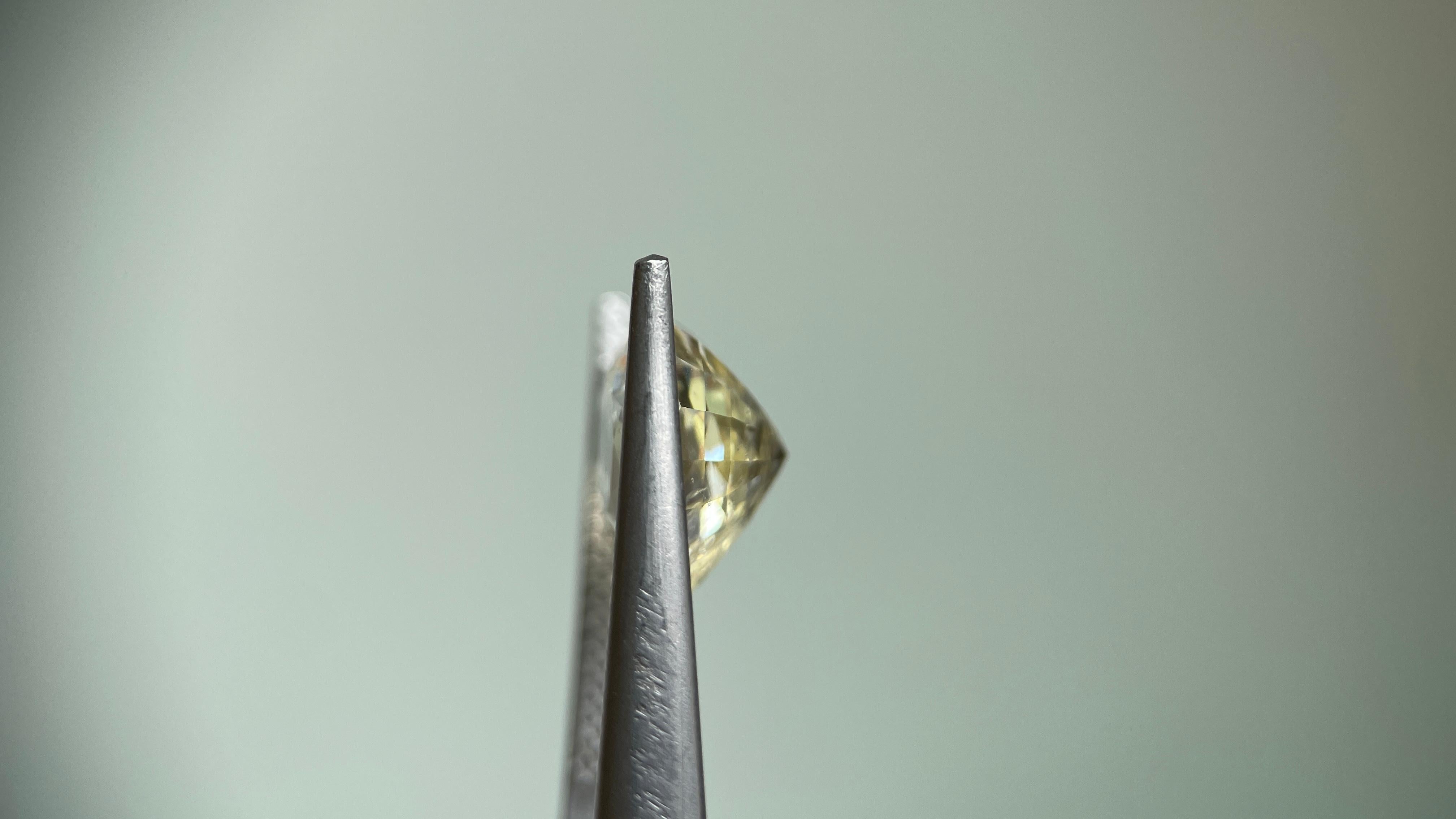 Art Deco GRS certified 6.26Ct Unheated Yellow Sapphire-10.54 x 11.99 x 6.72 (mm) For Sale