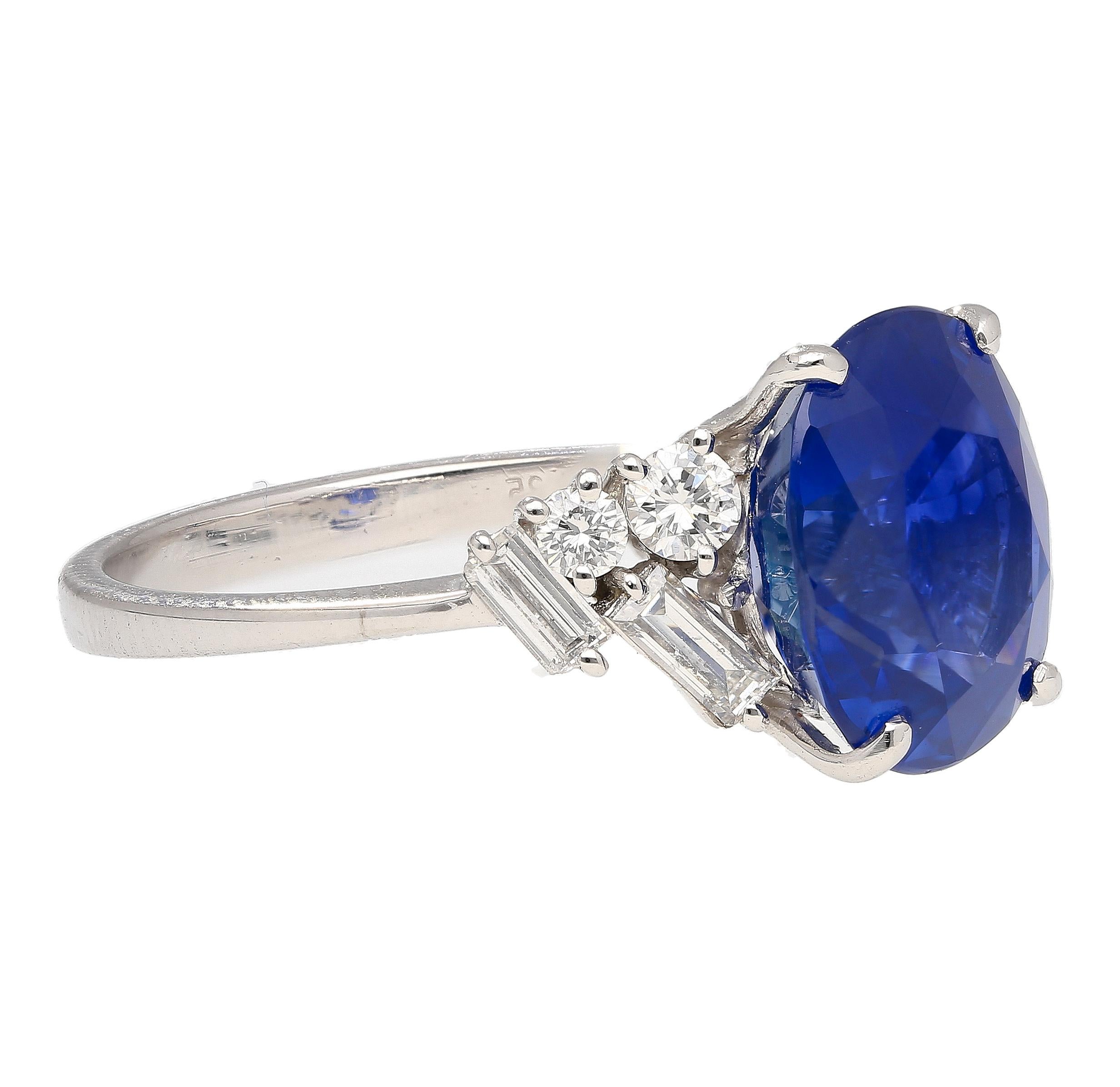 Bague en platine avec saphir bleu royal certifié GRS de 6,35 carats et diamants Neuf - En vente à Miami, FL