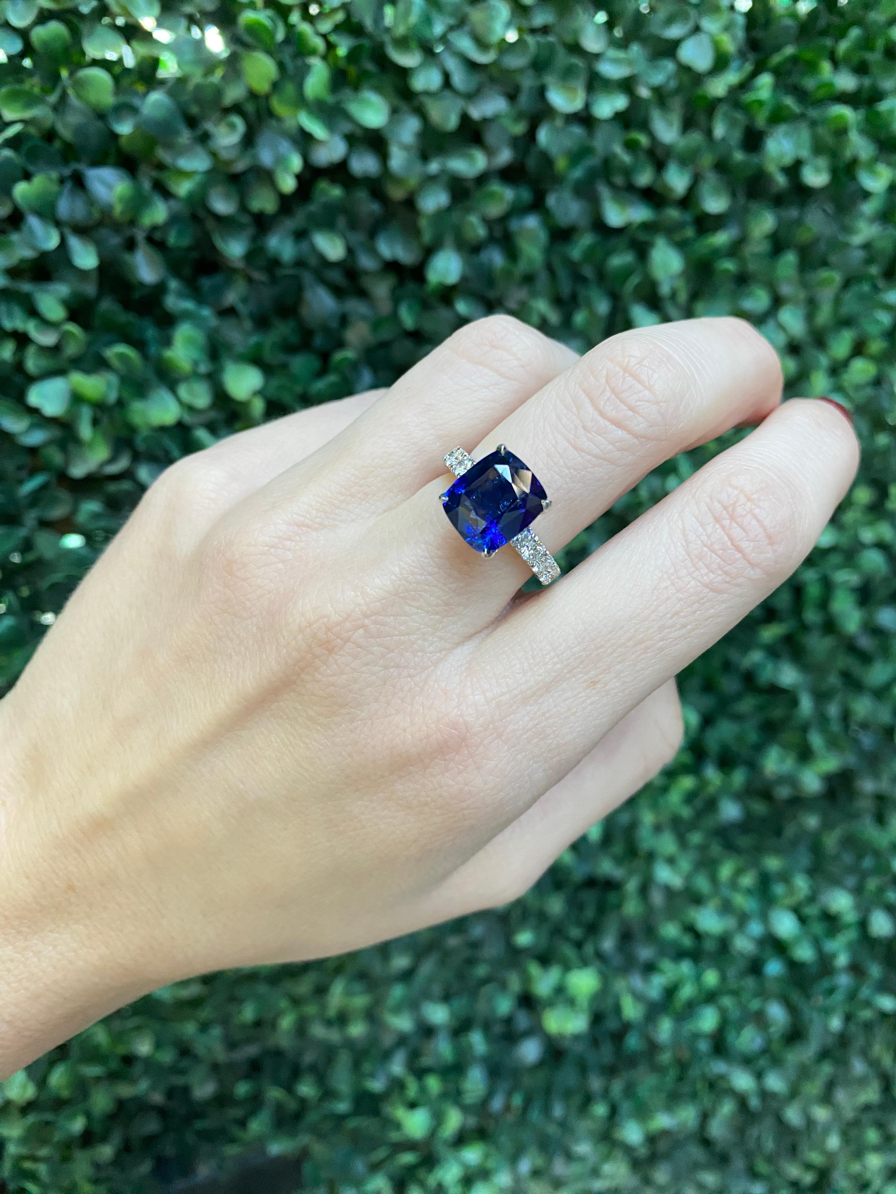 Women's or Men's GRS Certified 6.44 Carat Cushion Cut Sri Lankan Sapphire and Diamond Ring  For Sale