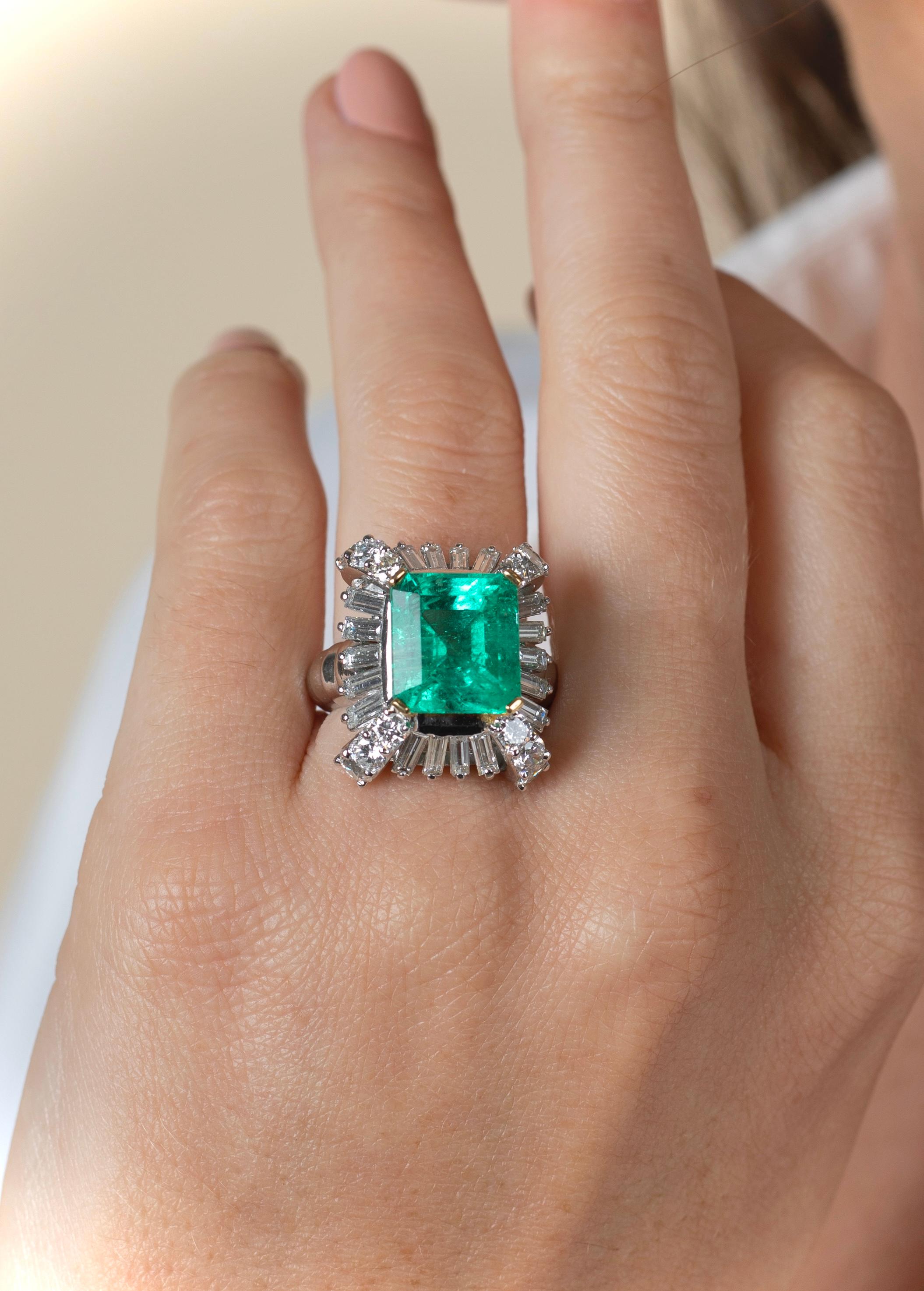Emerald Cut GRS Certified 6.78 Carat Colombian Emerald & Baguette Diamond Platinum Ring For Sale