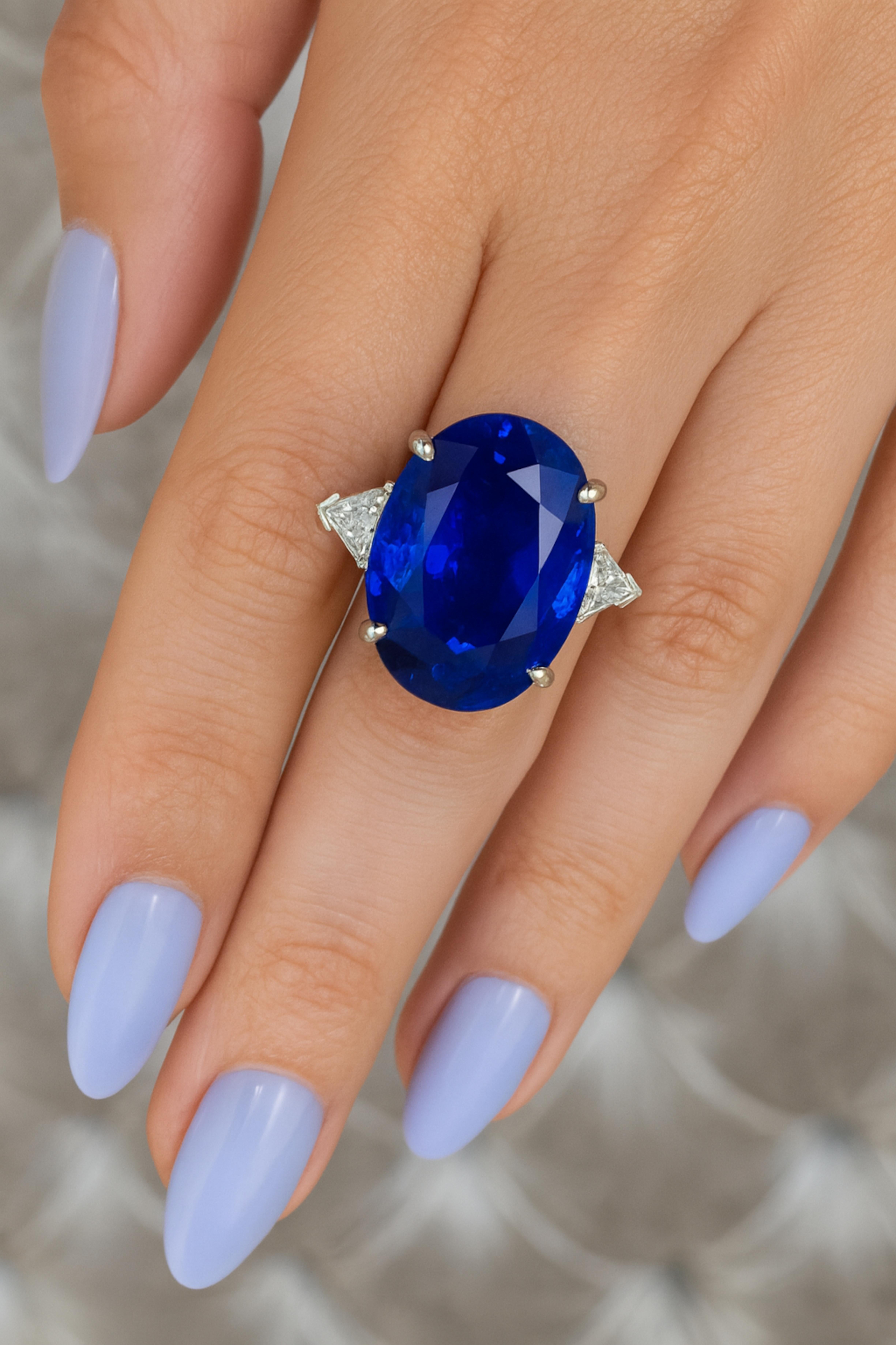 Anello di diamanti con zaffiro blu certificato GRS da 6,88 carati Ceylon Royal VIVID In condizioni Nuovo in vendita a Chicago, IL