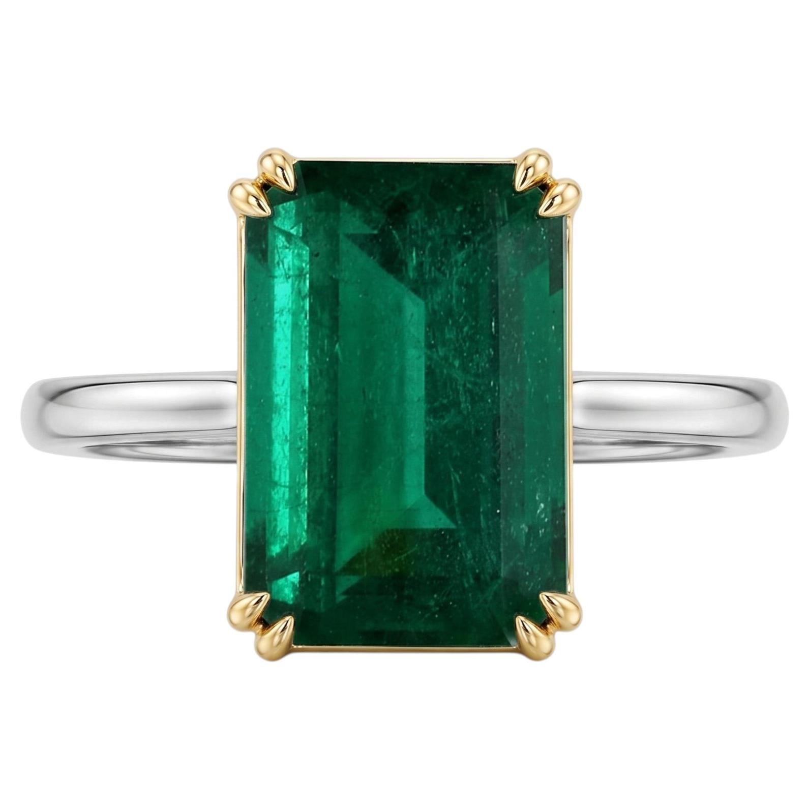 Bague sur mesure sertie d'une émeraude de 7 carats certifiée GRS en vente