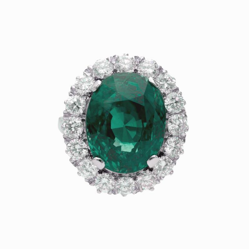 Oval Cut GRS Certified 7 Carat Vivid Green Diamond Cocktail Ring For Sale