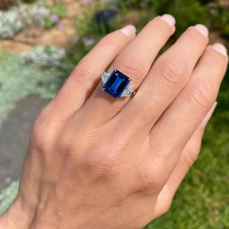 Contemporary GRS Certified 7.06 Carat Untreated Ceylon Sapphire 18K White Gold Diamond Ring For Sale