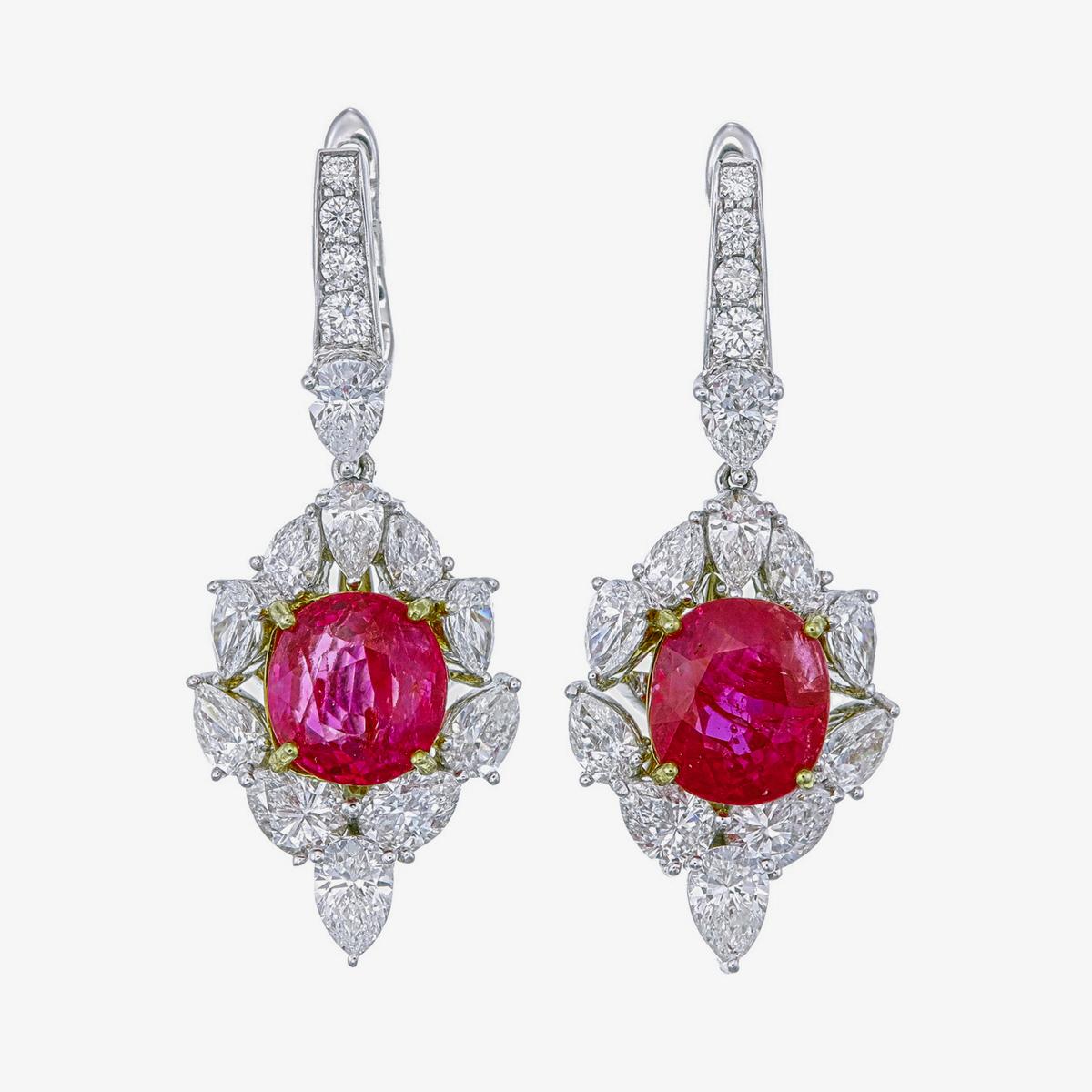 Taille ovale Boucles d'oreilles en or blanc 18 carats certifiées GRS avec rubis Burmes de 7,88 carats et diamants en vente