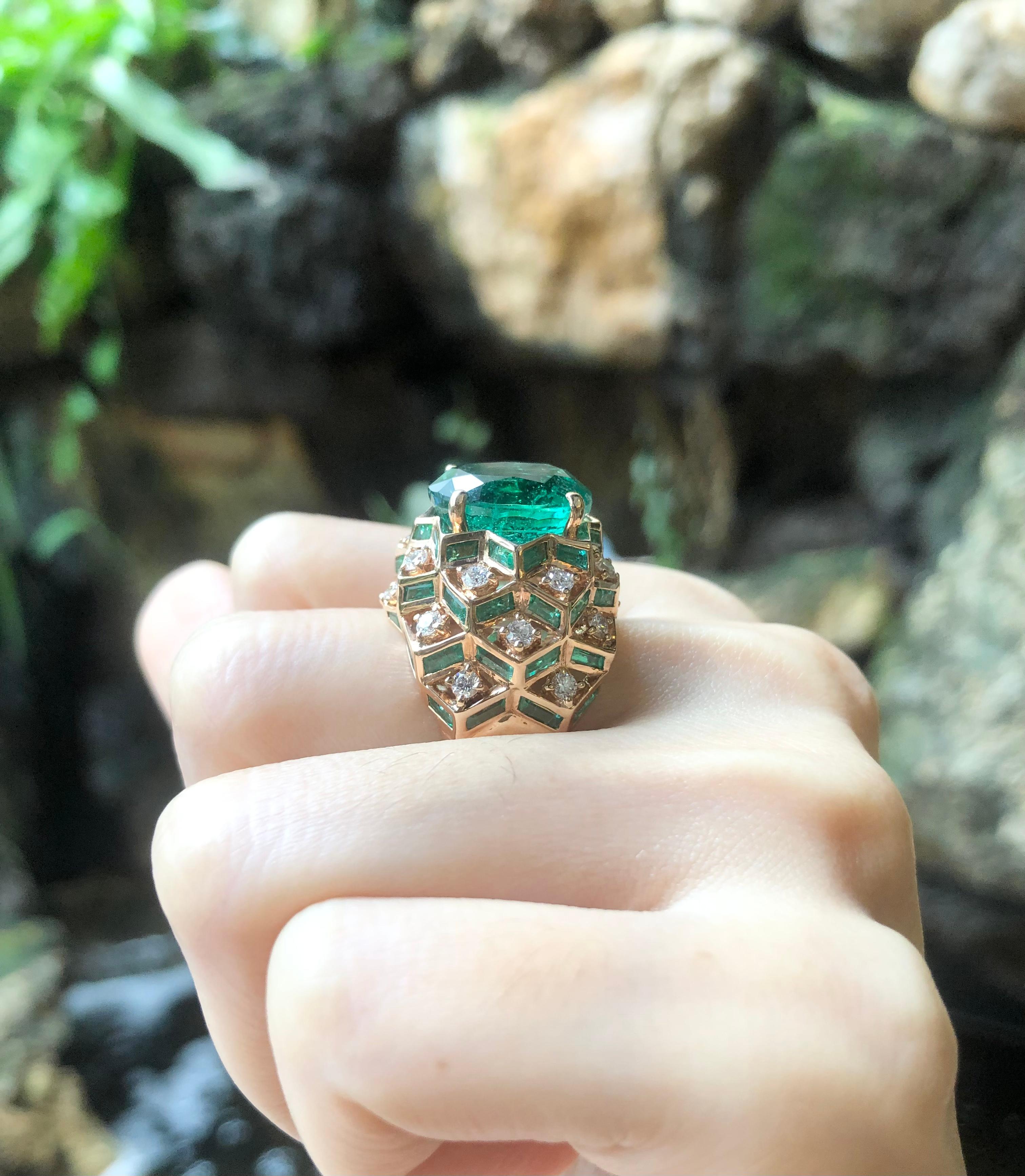 Contemporary GRS Certified 7cts Zambian Emerald with Diamond Ring Set in 18k Rose Gold For Sale