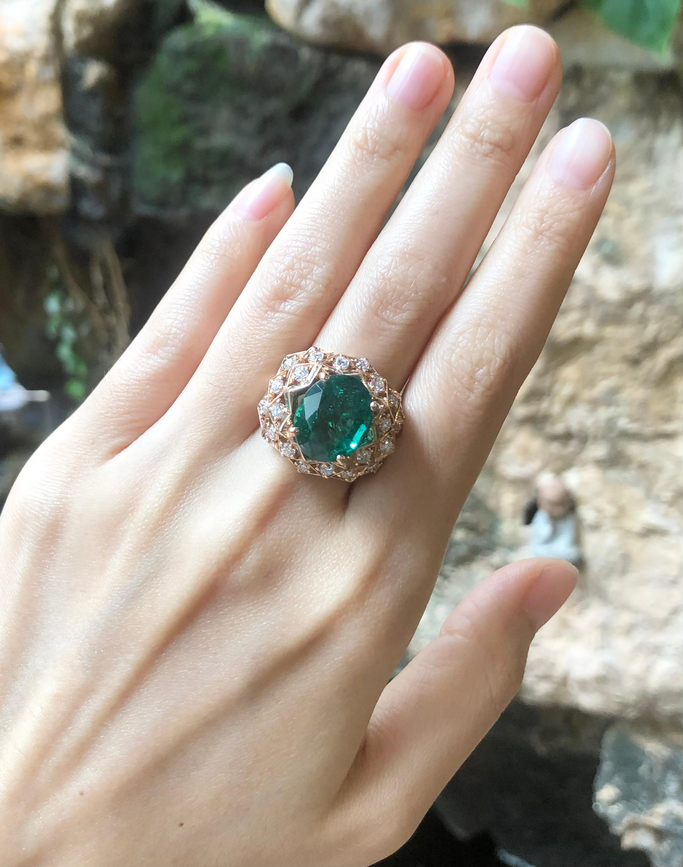 GRS Certified 7cts Zambian Emerald with Diamond Ring Set in 18k Rose Gold For Sale 2