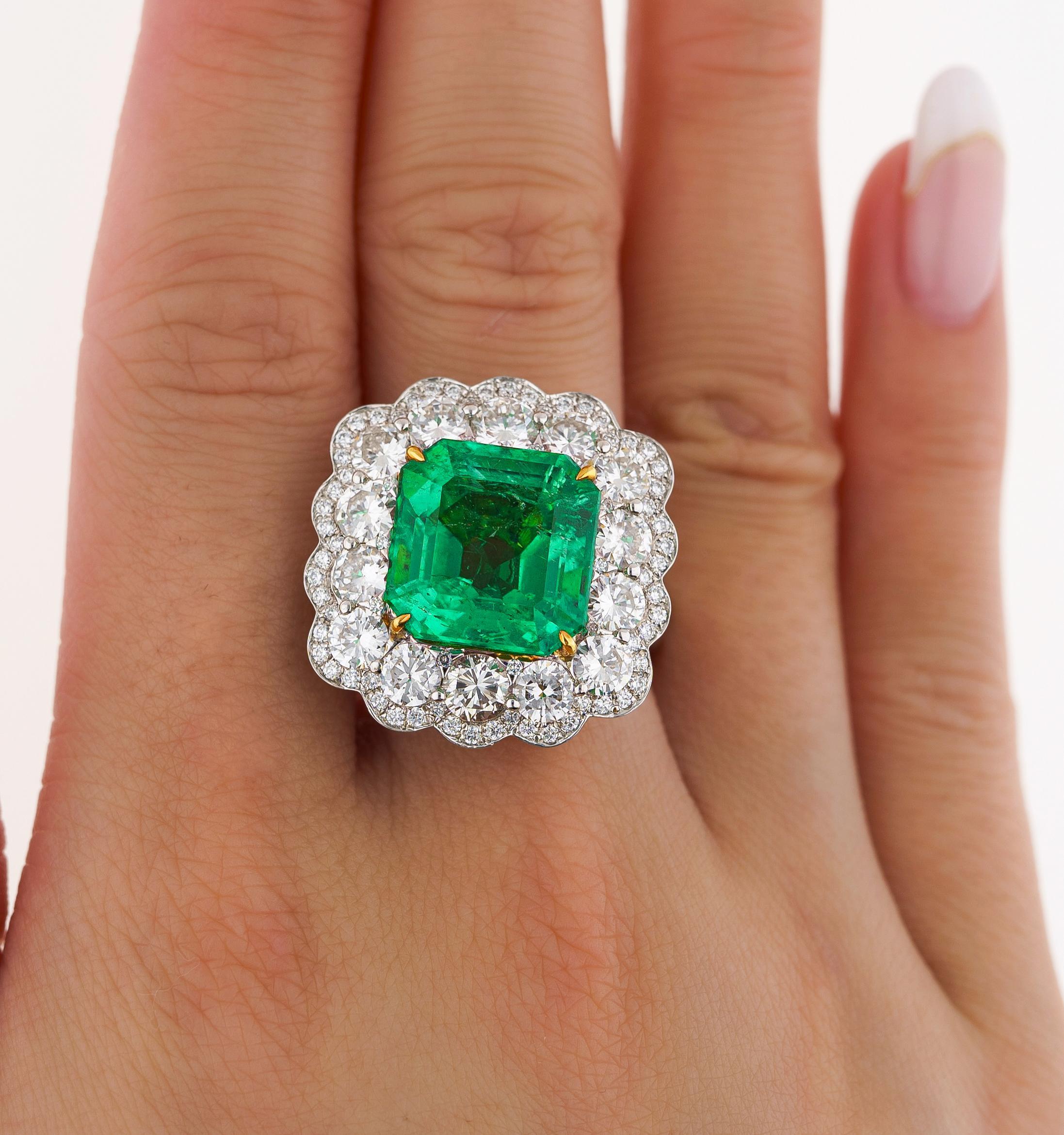 Women's GRS Certified 8.04 Carat Minor Oil Colombian Emerald & Diamond Halo Ring For Sale