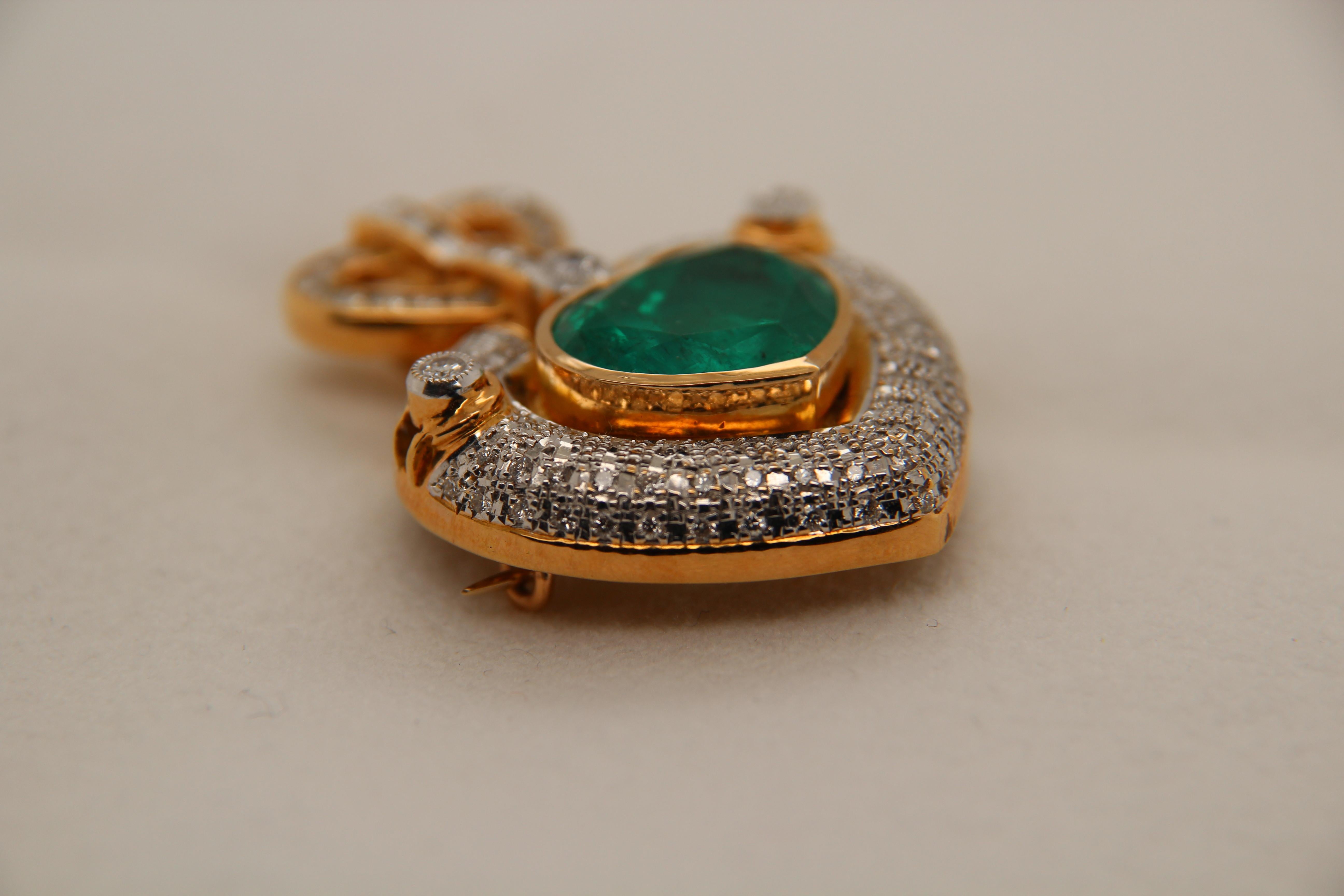 GRS Certified 8.18 Carat Colombian Emerald and Diamond Pendant in 18 Karat Gold In New Condition In Bangkok, TH
