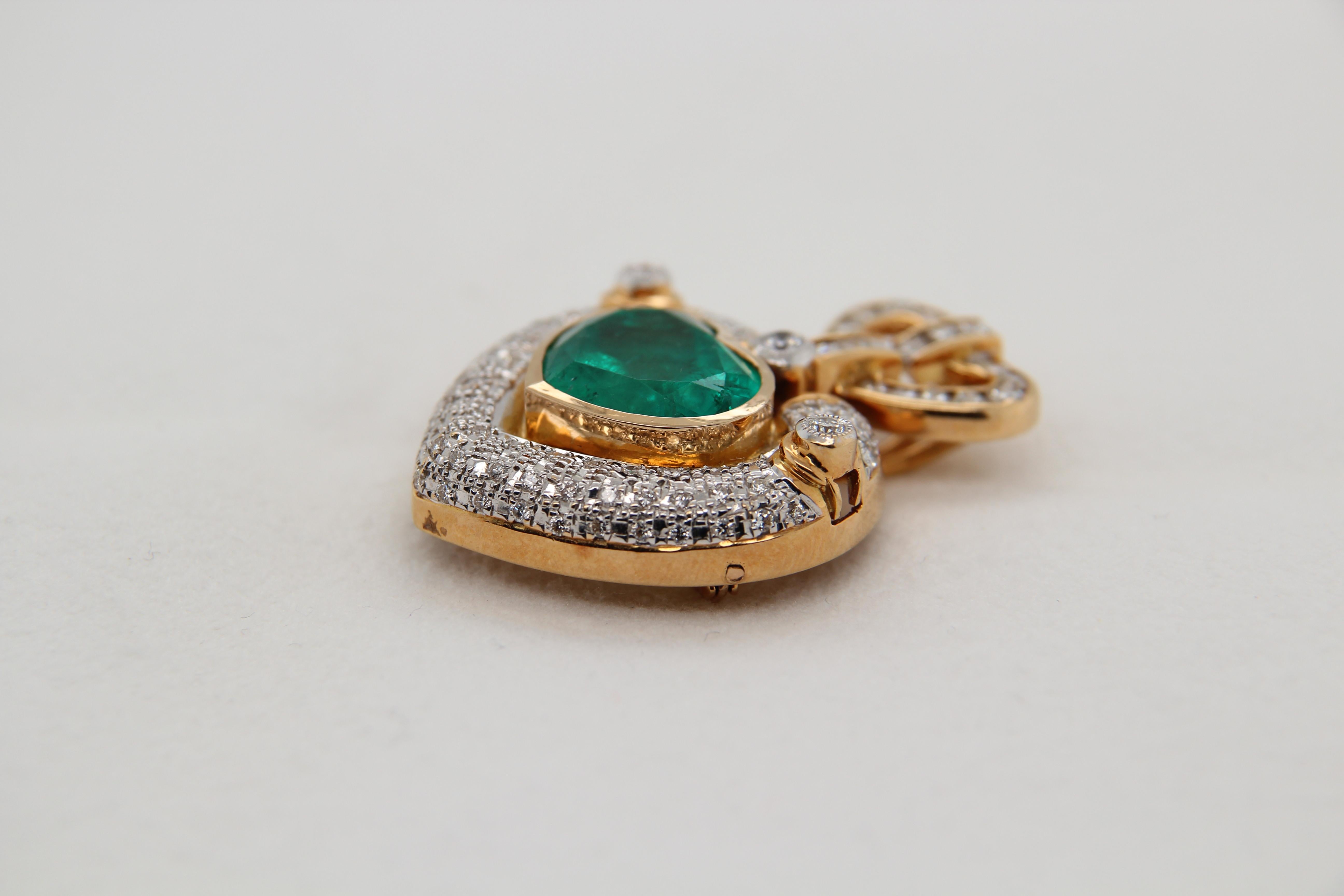 Women's or Men's GRS Certified 8.18 Carat Colombian Emerald and Diamond Pendant in 18 Karat Gold