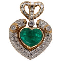 GRS Certified 8.18 Carat Colombian Emerald and Diamond Pendant in 18 Karat Gold