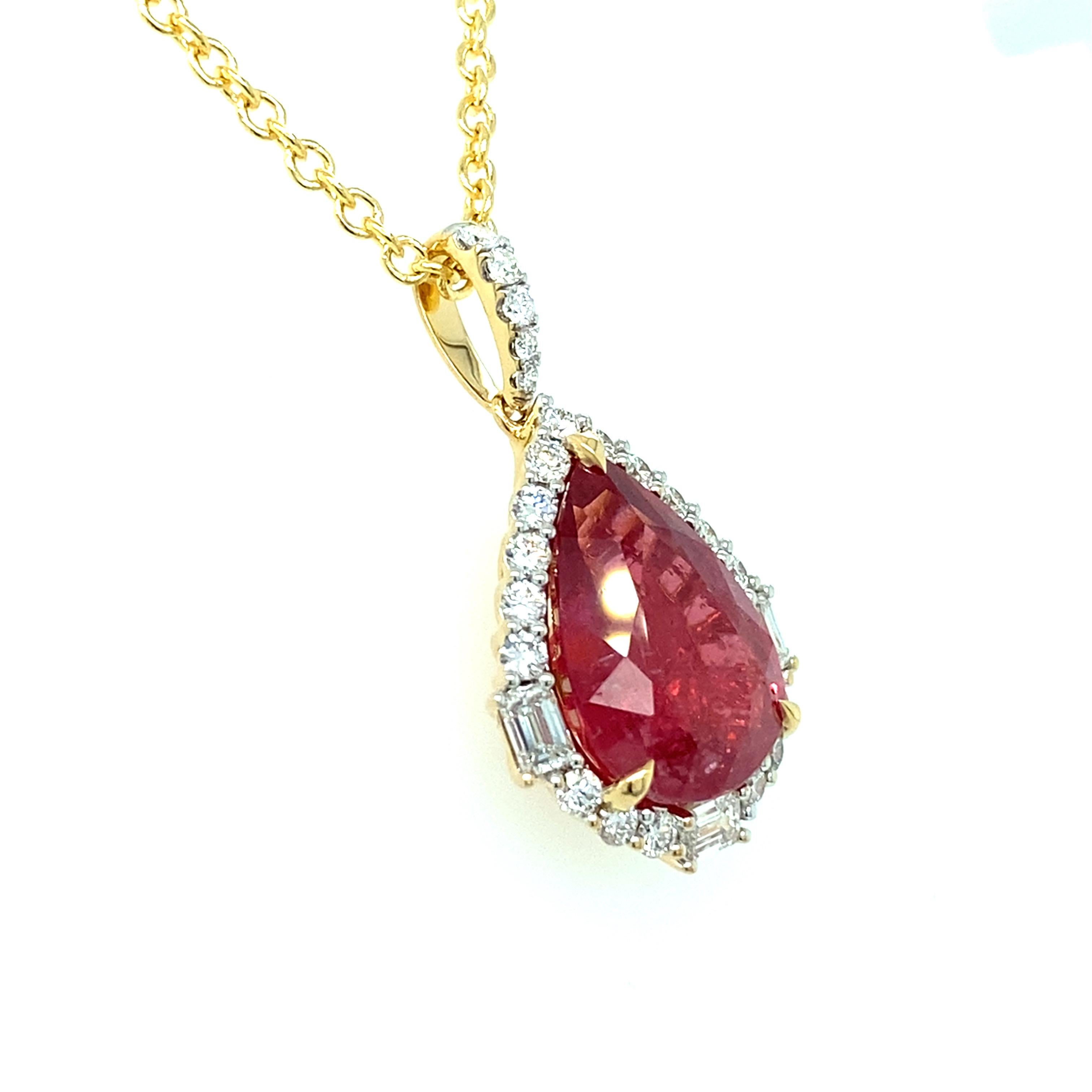 Taille poire Pendentif en diamants roses taille poire de 8,24 carats certifiés GRS en vente