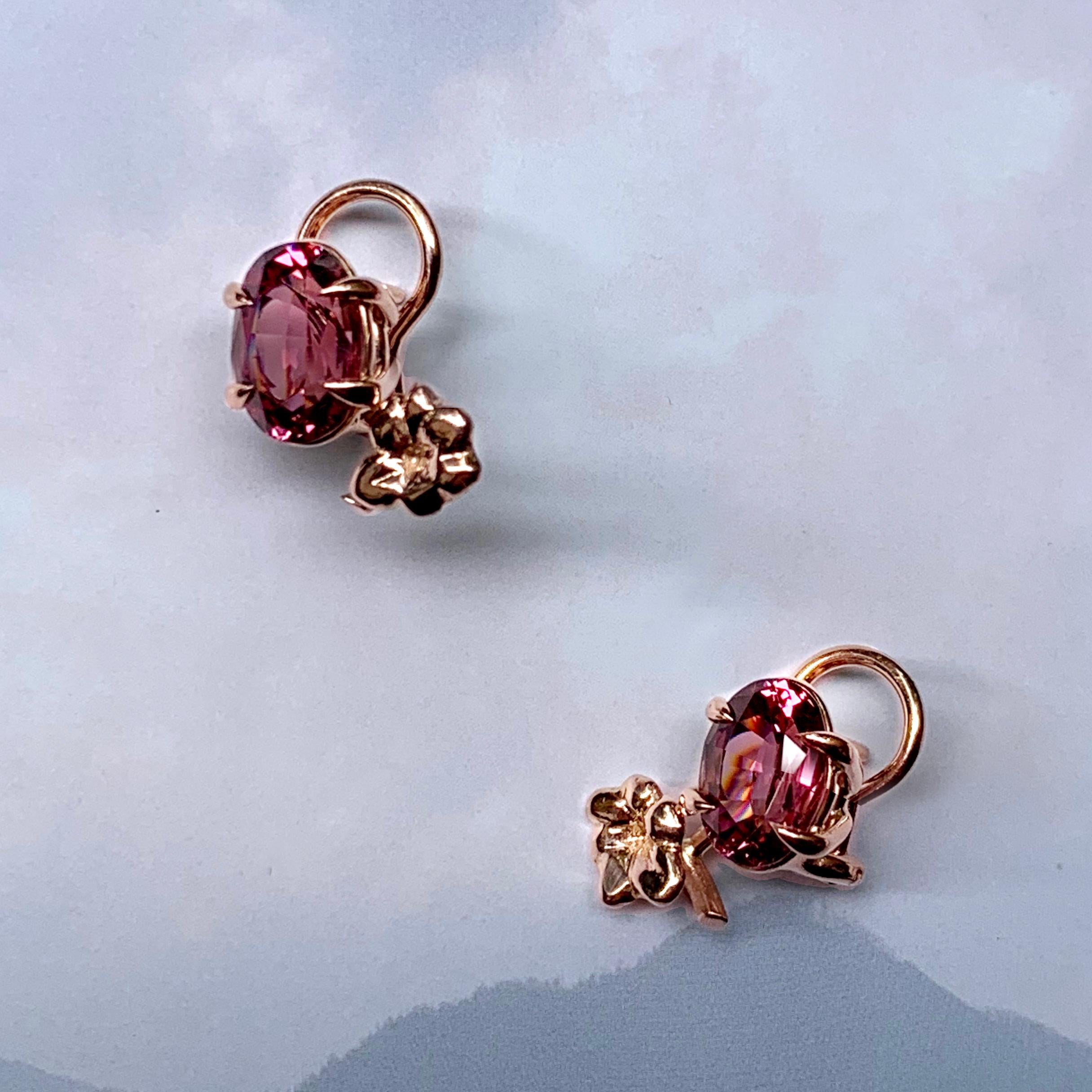 Women's Eight Carats Spinels Floral Earrings in Eighteen Karat Rose Gold For Sale