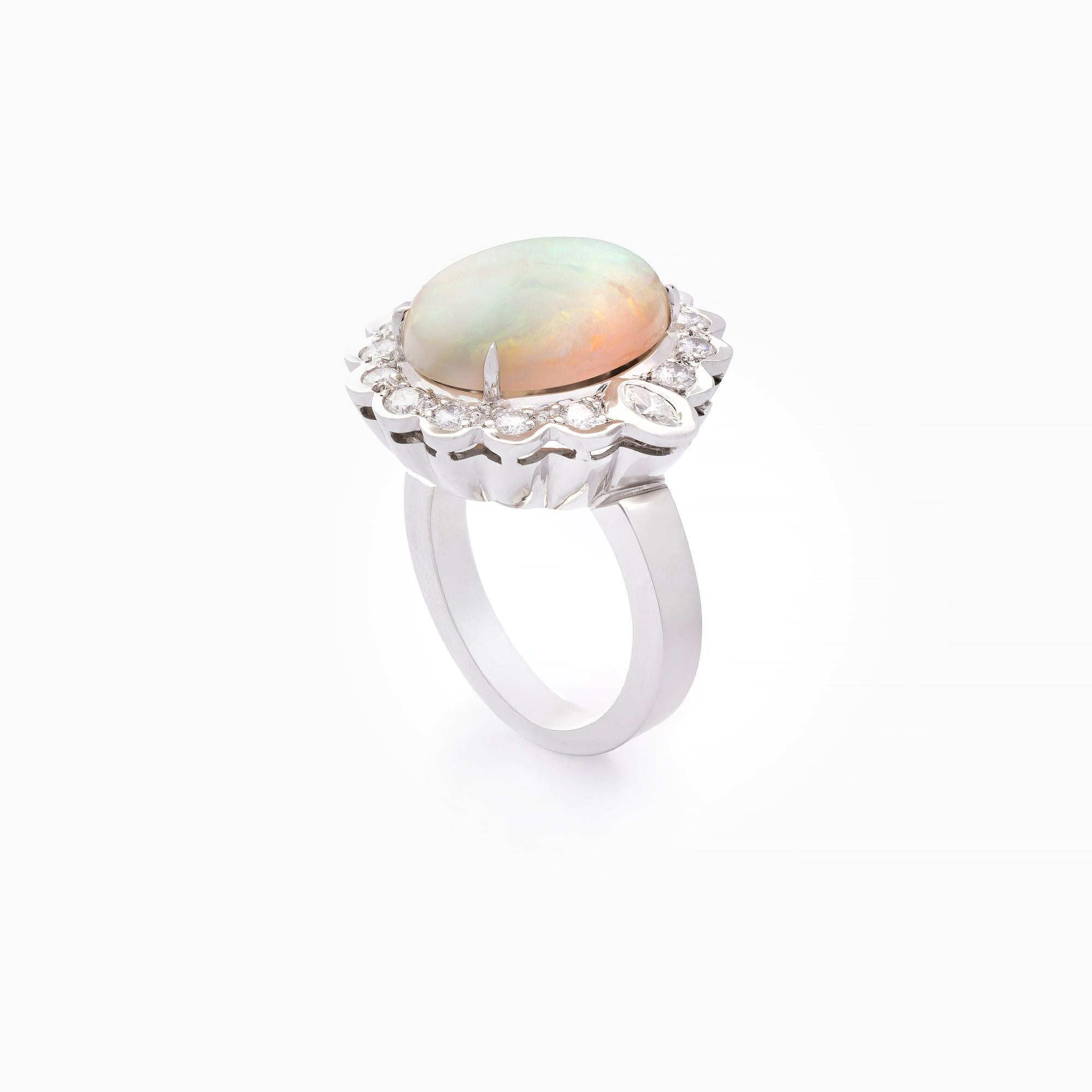 GRS-zertifizierter 8,87 Karat australischer Opal und 1,18 Karat Diamantring aus 12K Weißgold (Cabochon) im Angebot