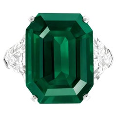 GRS Certified 9 Carat Green Emerald Insignificant OIL Diamond Ring