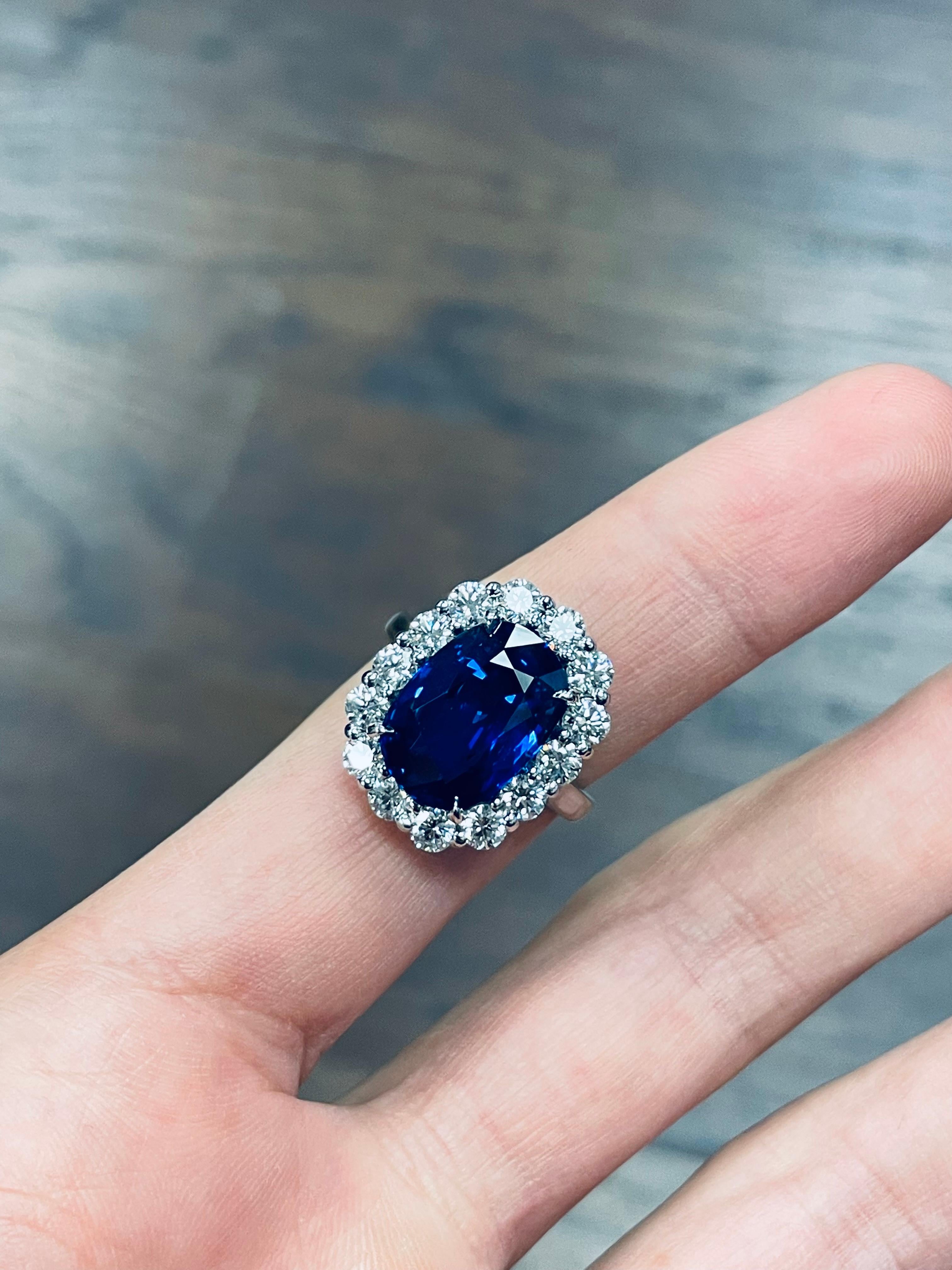 GRS Certified 9.13 Carat Oval Cut Sapphire Halo Engagement Ring In New Condition For Sale In LA, CA