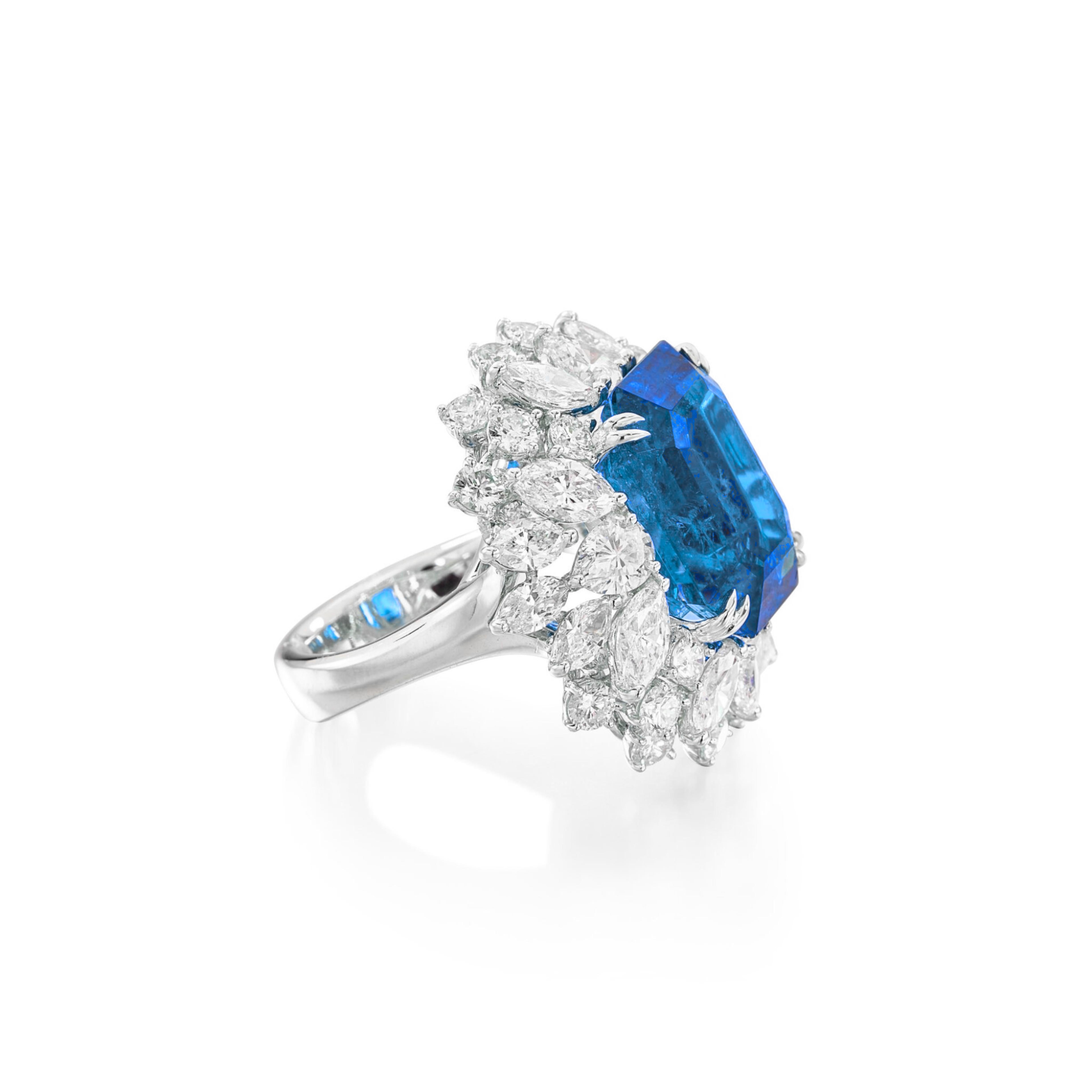Contemporaneo Anello da cocktail con diamante non riscaldato e zaffiro blu certificato GRS da 9,40 carati in vendita
