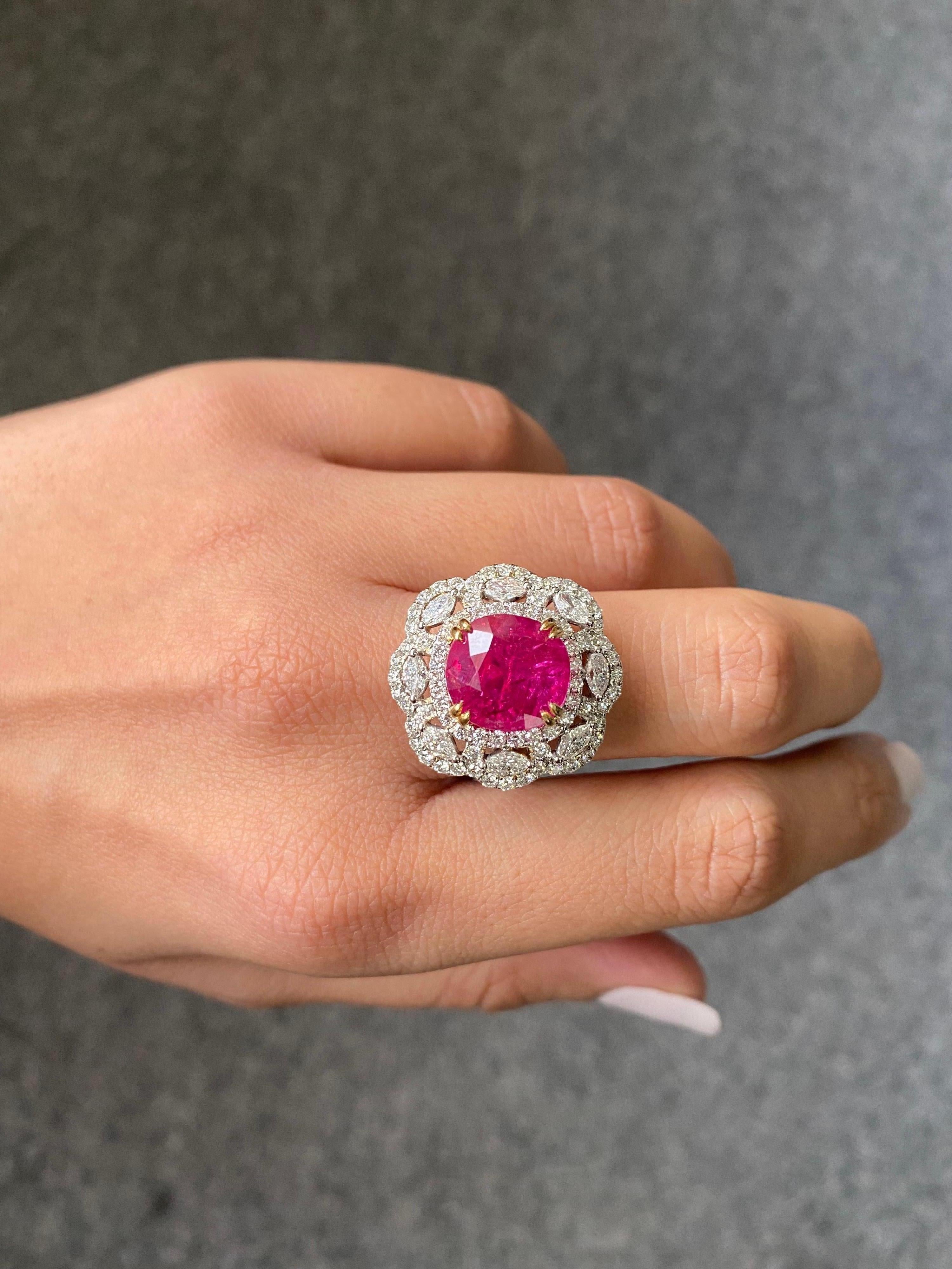 Art déco Bague de fiançailles cocktail en rubis de Birmanie et diamants de 9,90 carats certifiés GRS en vente