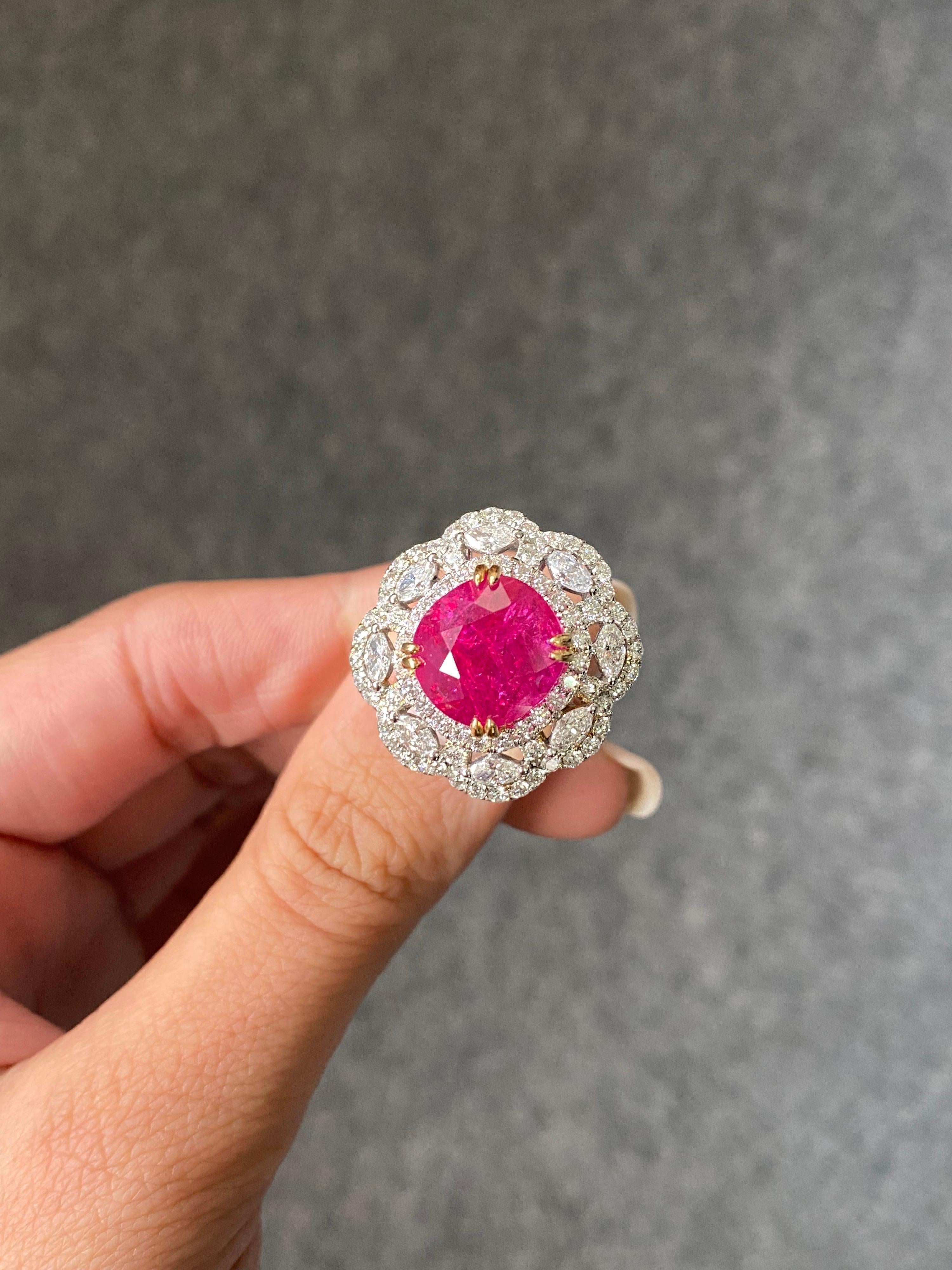 Taille coussin Bague de fiançailles cocktail en rubis de Birmanie et diamants de 9,90 carats certifiés GRS en vente