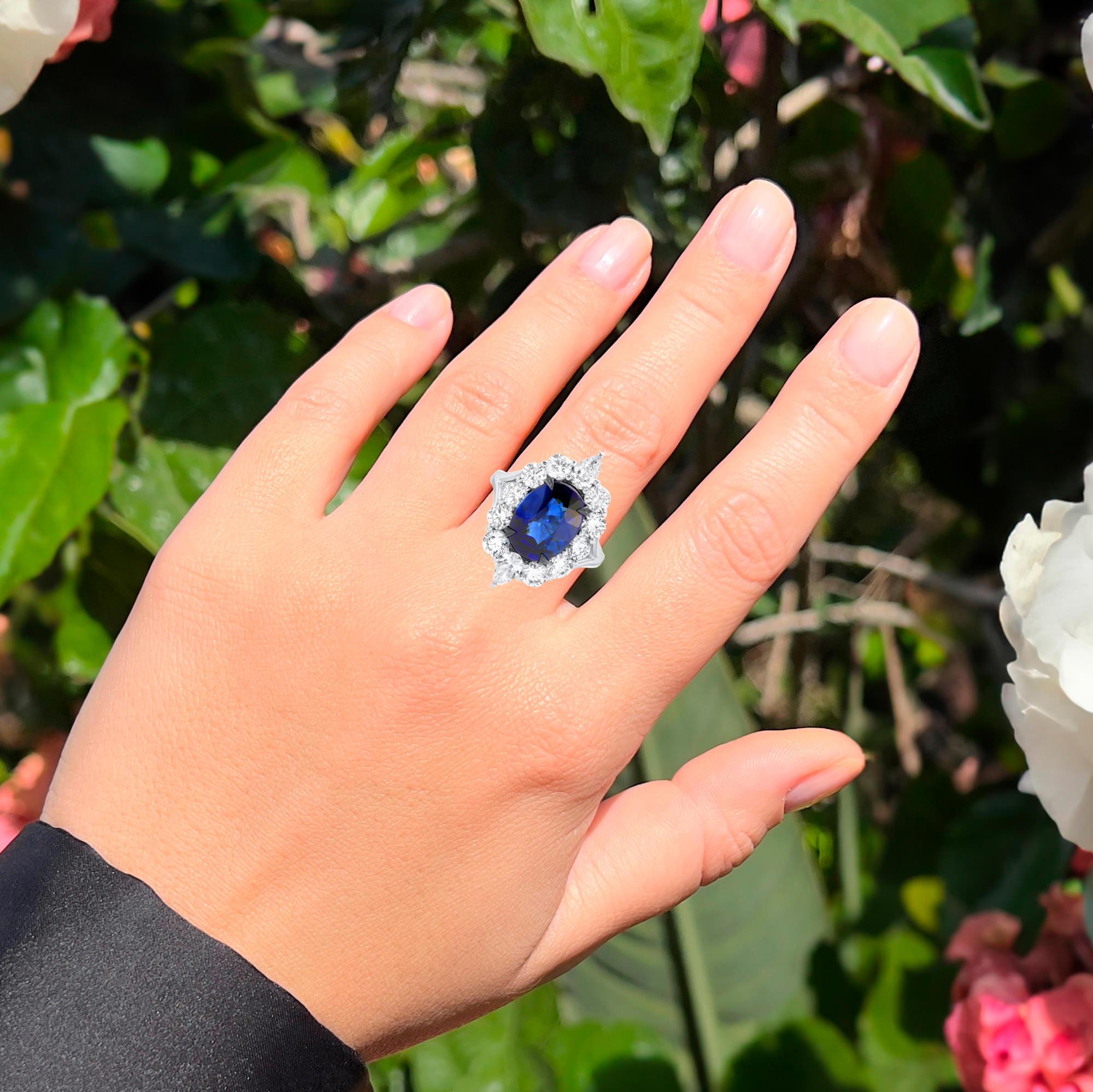 Contemporary GRS Certified Blue Sapphire Ring With Diamonds 7.61 Carats 18K White Gold For Sale