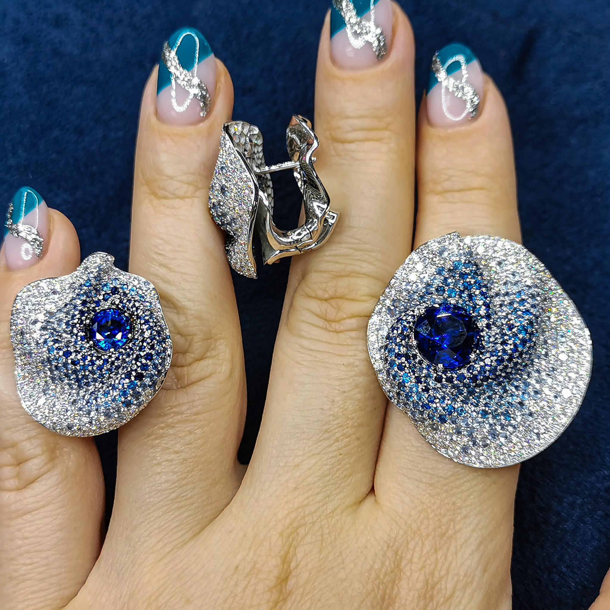 Contemporary GRS Certified Blue Sapphires Diamonds 18 Karat White Gold Suite