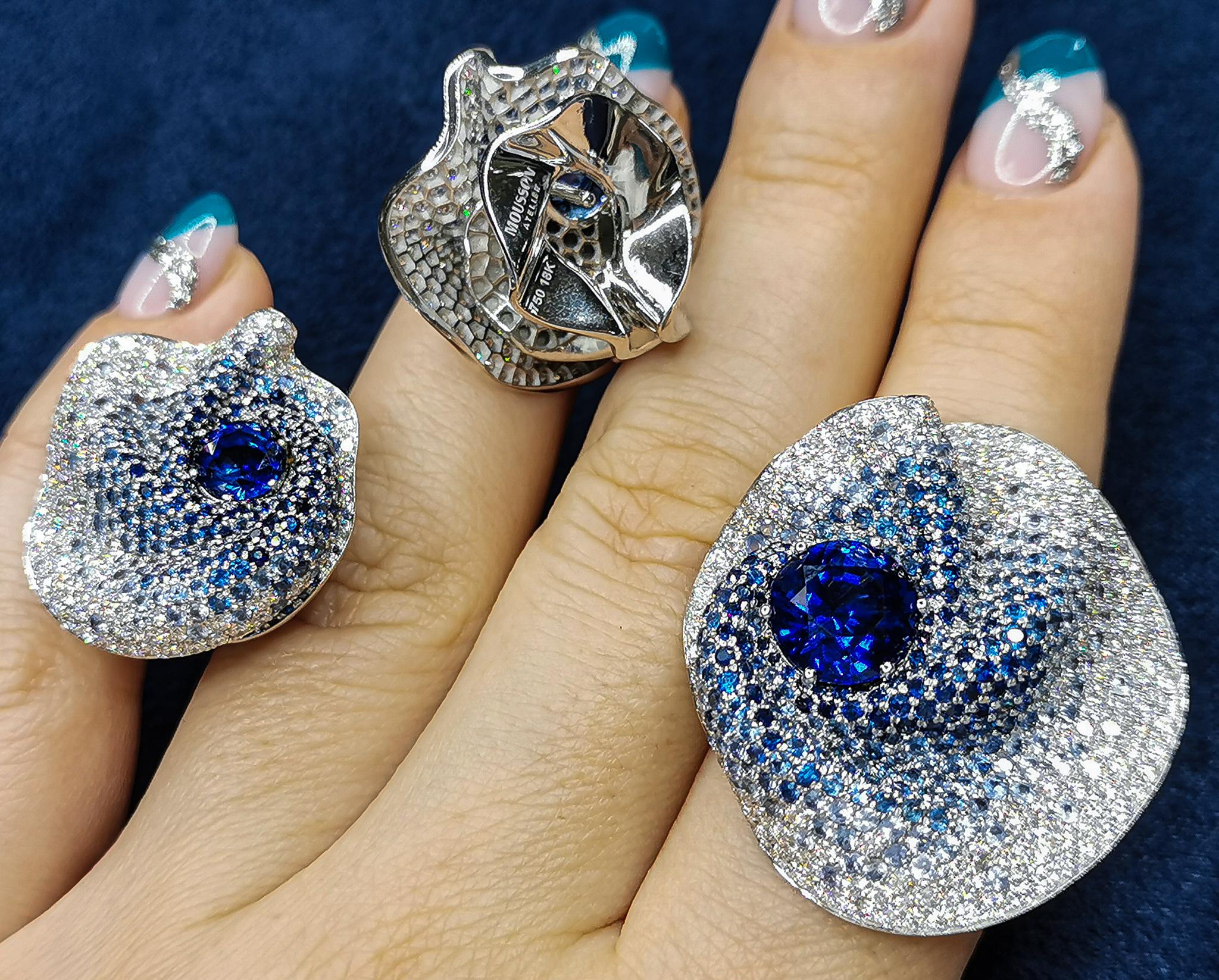 GRS Certified Blue Sapphires Diamonds 18 Karat White Gold Suite In New Condition In Bangkok, TH