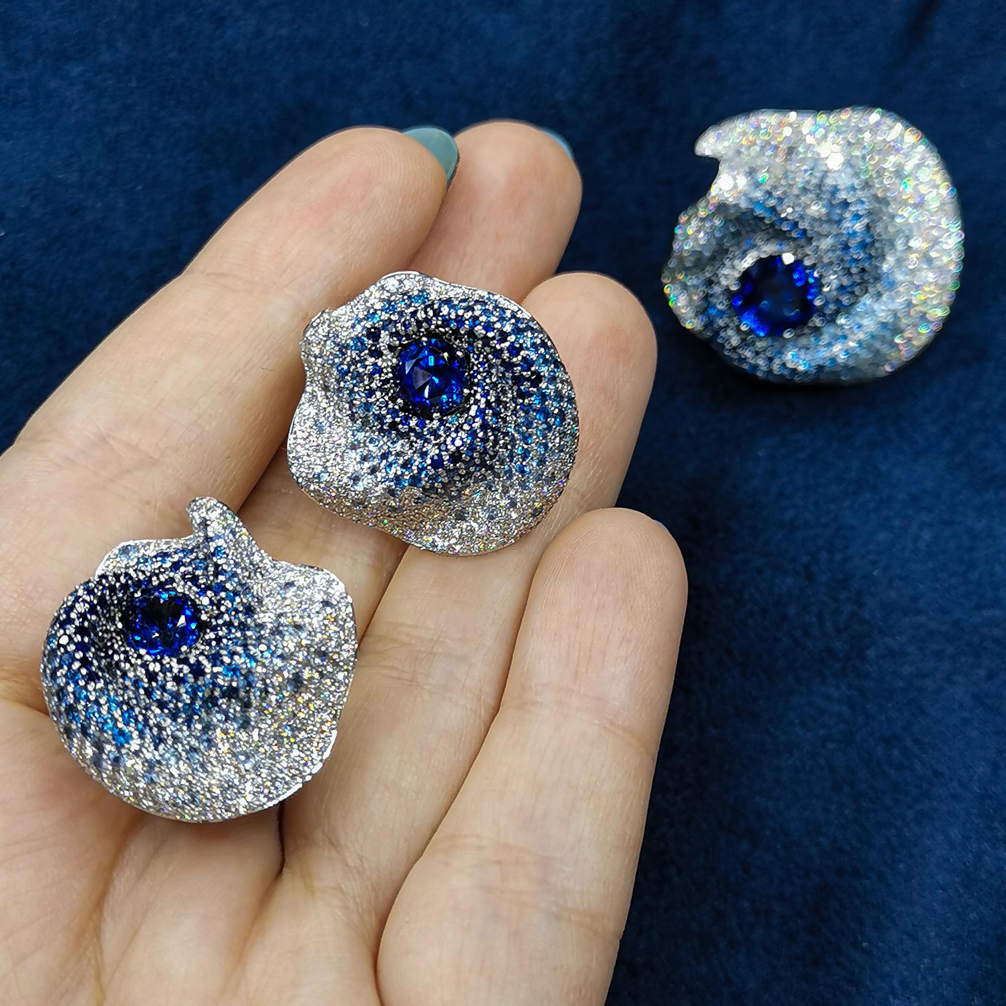 Women's GRS Certified Blue Sapphires Diamonds 18 Karat White Gold Suite