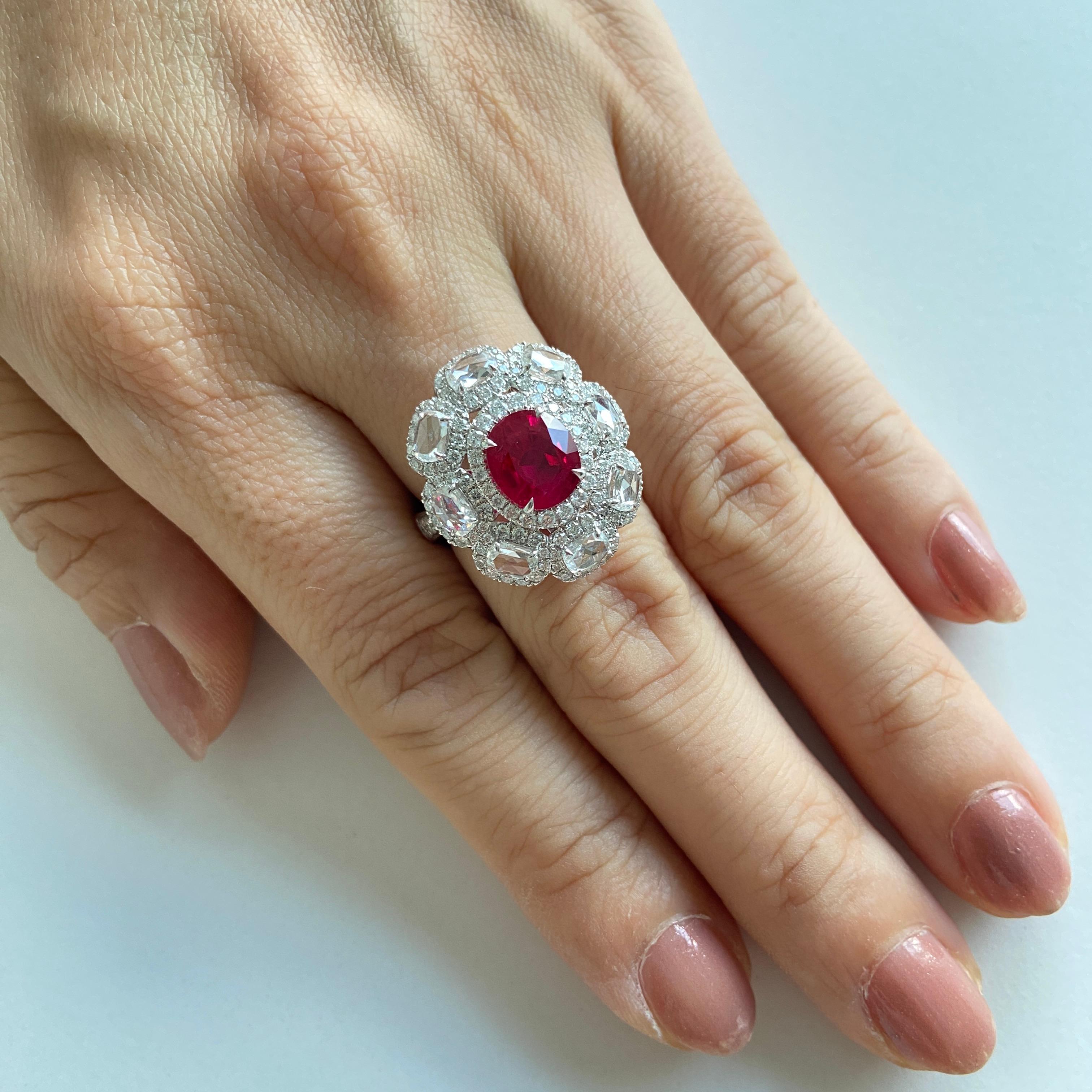 De las mujeres Anillo y colgante de rubí de Birmania certificado GRS engastados con diamantes talla rosa en oro de 18 quilates en venta