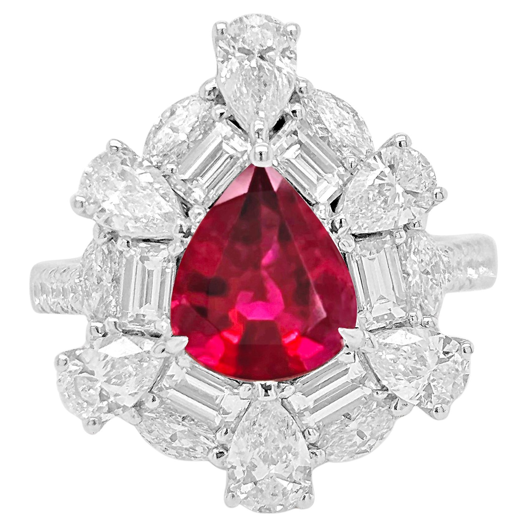 GRS-zertifizierter Ring und Anhänger mit Burma-Rubin und weißen Diamanten in 18 Karat Gold im Angebot