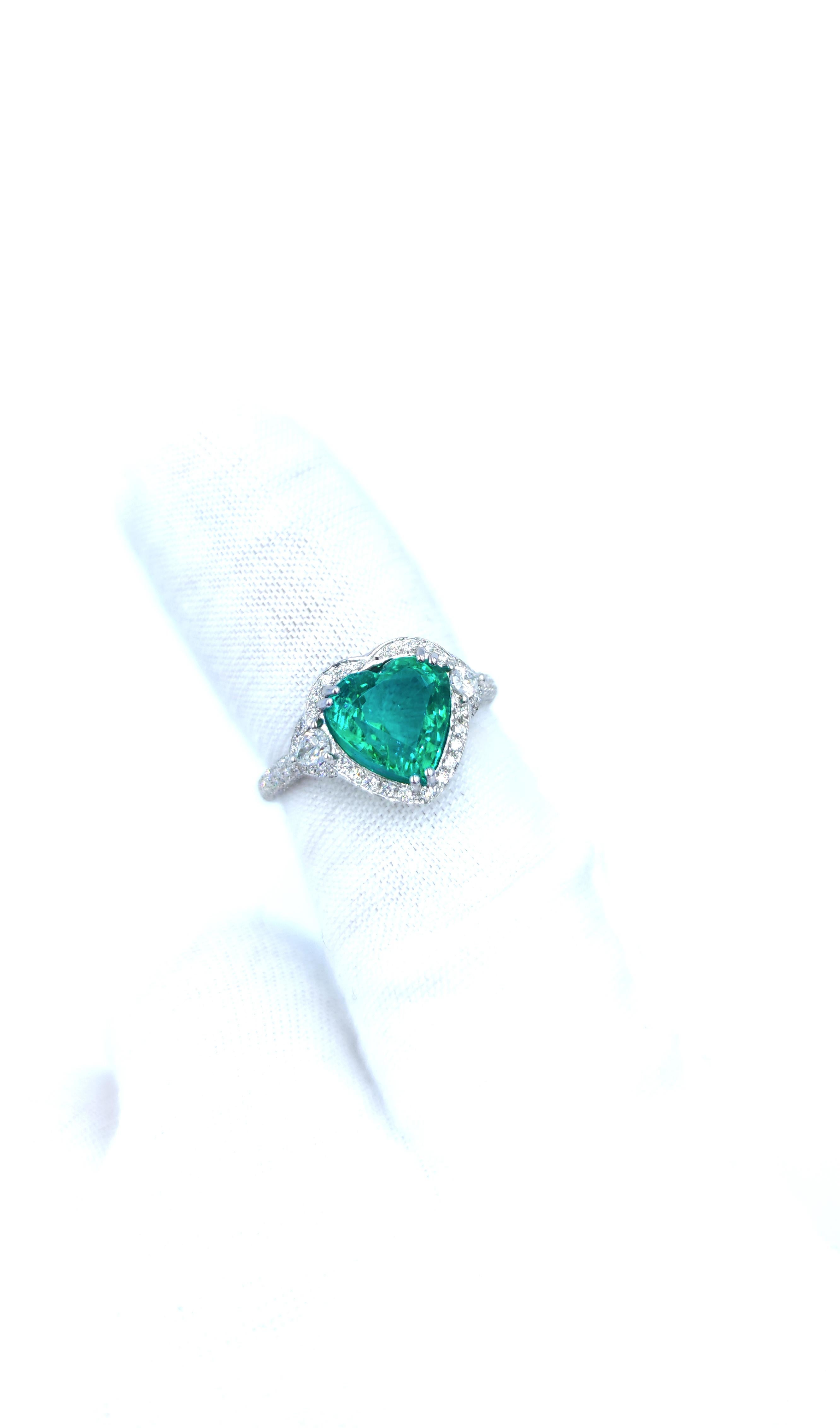 Heart Cut GRS Certified Carat Heart Shape 4 Carat Vivid Green Emerald Diamond Ring For Sale
