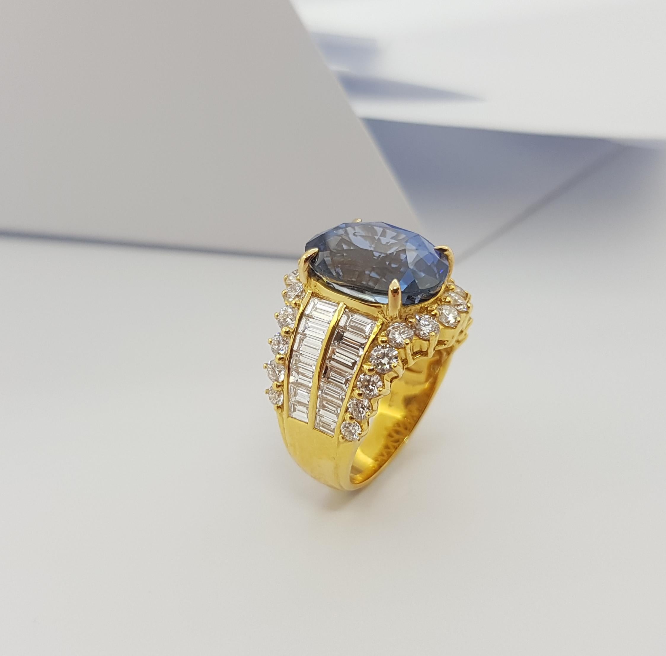 GRS Certified Ceylon 11cts Blue Sapphire with Diamond Ring in 18K Gold For Sale 5