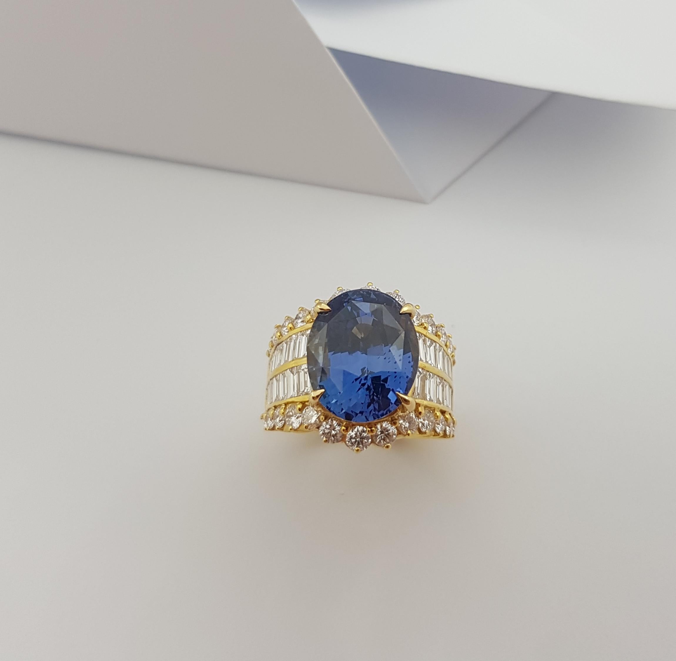 GRS Certified Ceylon 11cts Blue Sapphire with Diamond Ring in 18K Gold For Sale 7